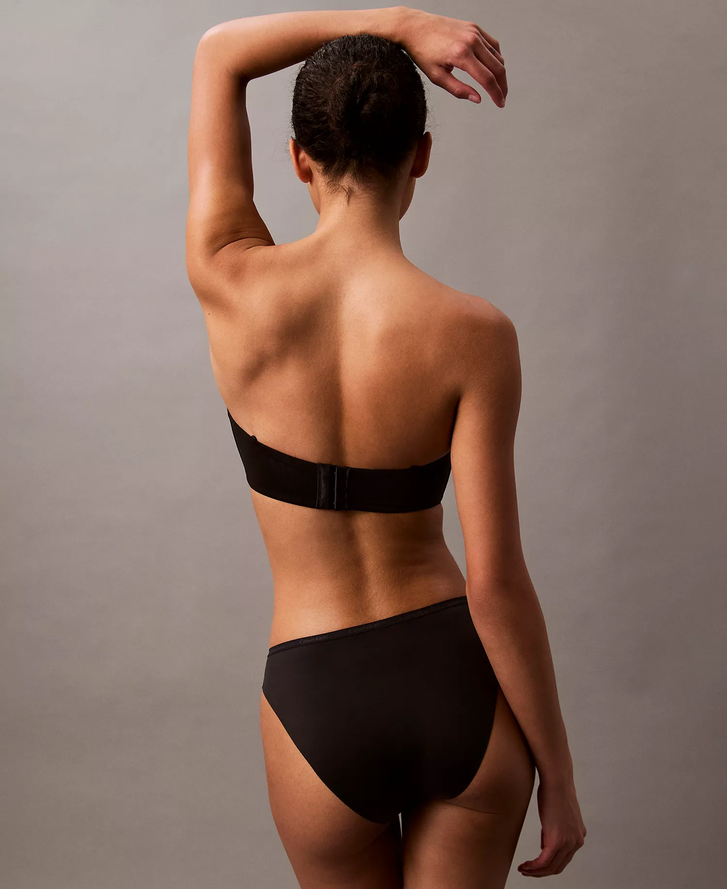 Women's Form to Body Lightly Lined Bandeau Bra QF7783  - Black - L