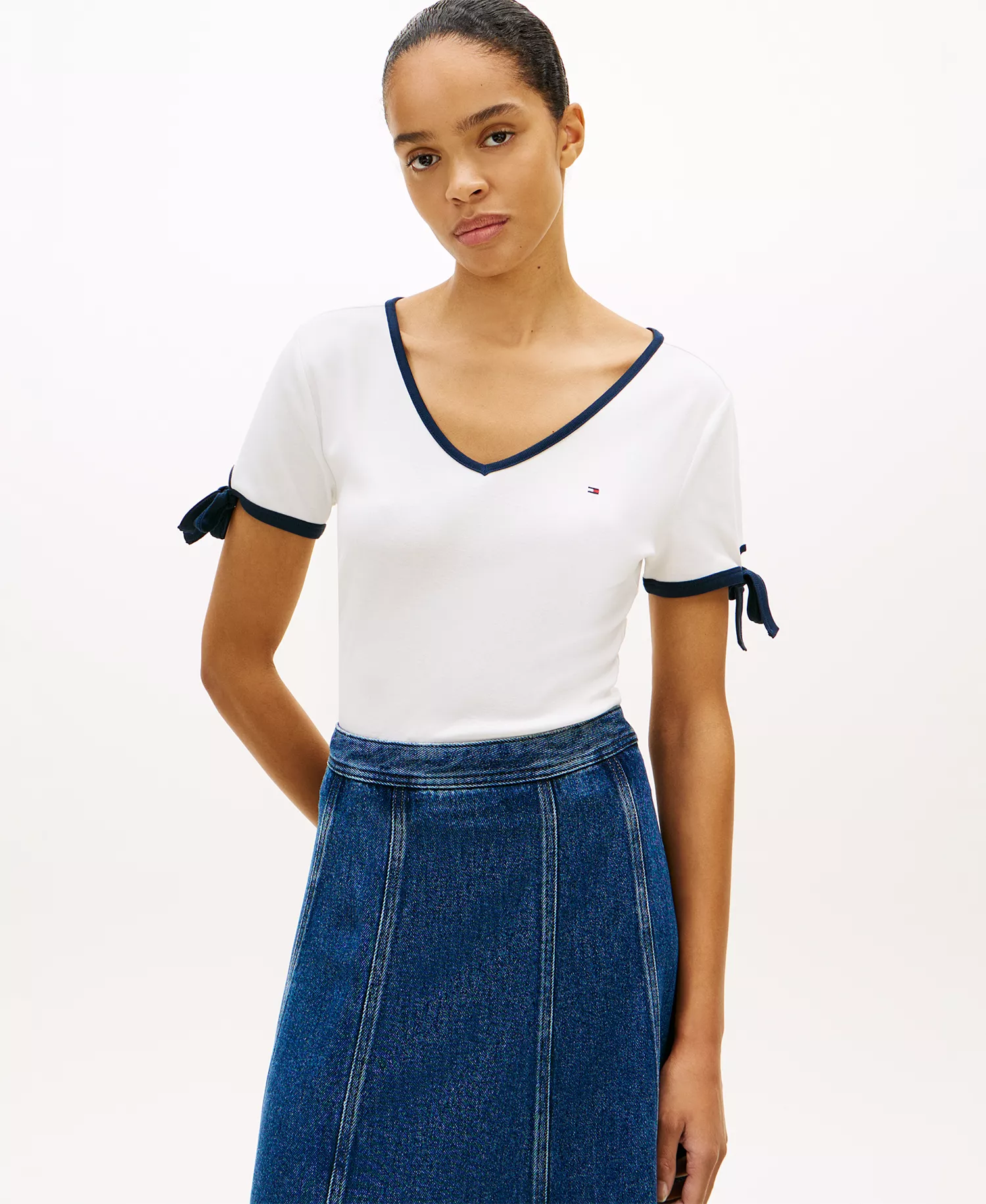 Women's Bow Detail V-Neck T-Shirt - Ecru - L