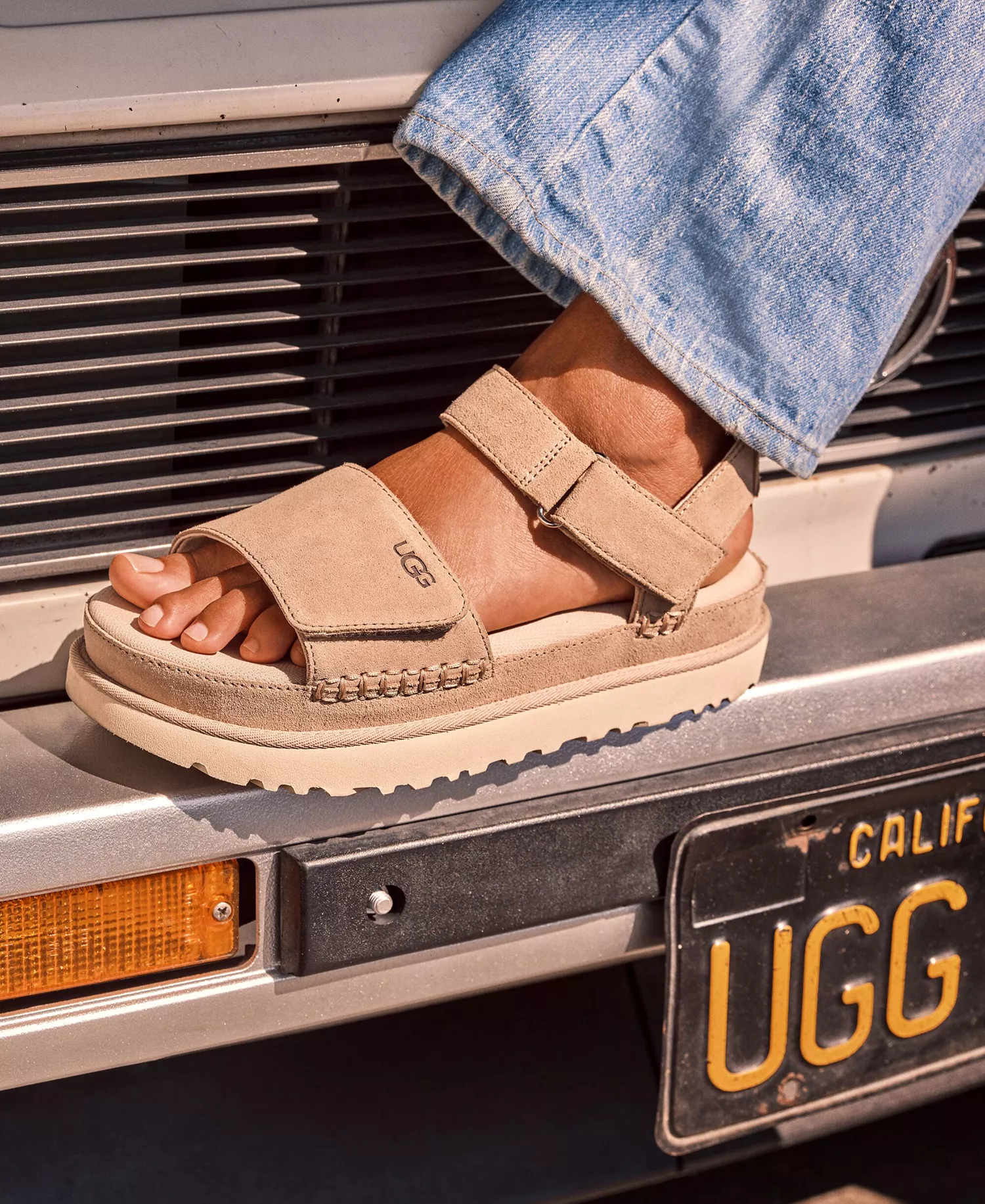 Women's Goldenstar Flat Platform Lug-Sole Sandals - Chestnut - 10M
