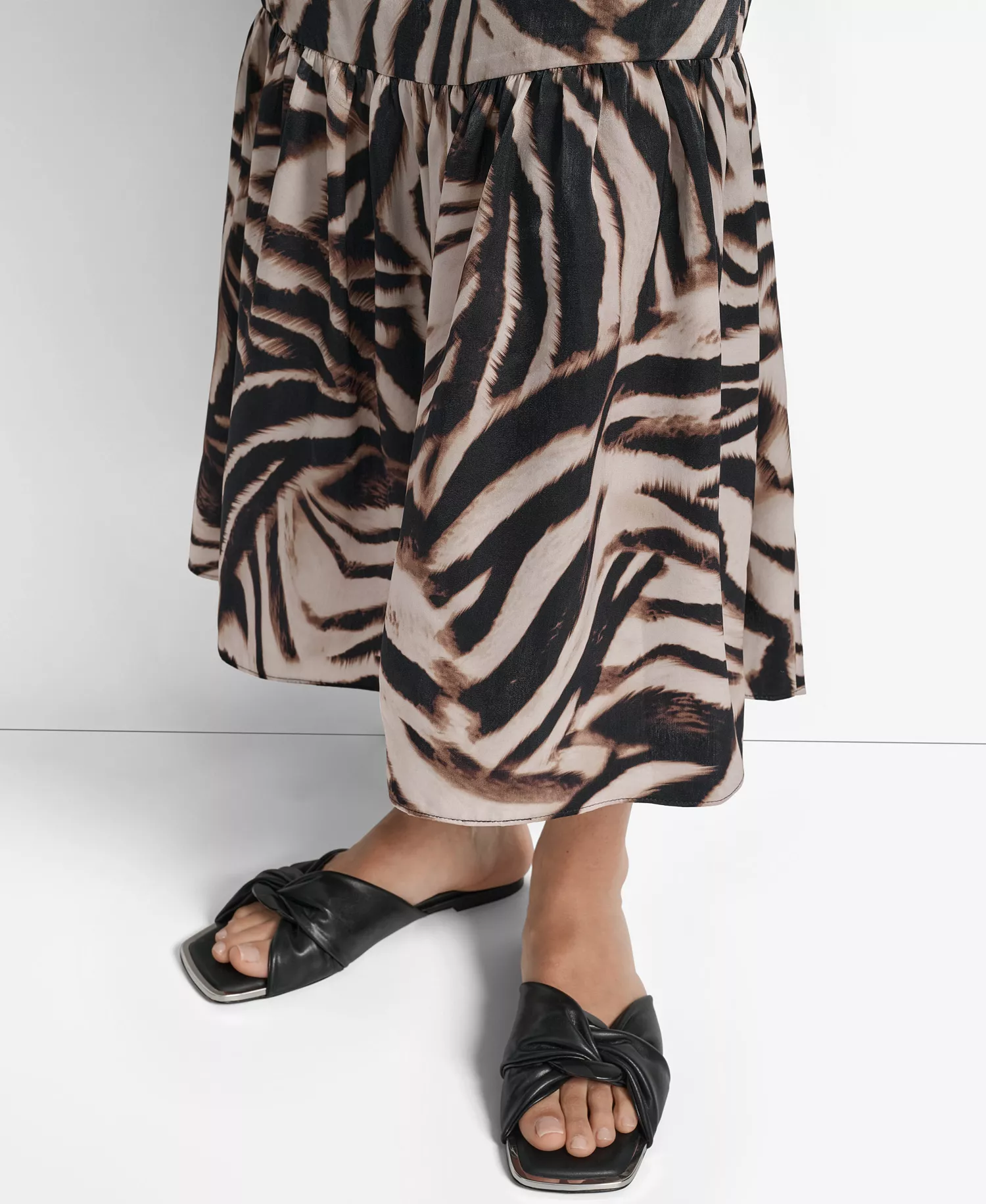 Women's Printed V-Neck Short-Sleeve Maxi Dress - Blurred Zebra - XS