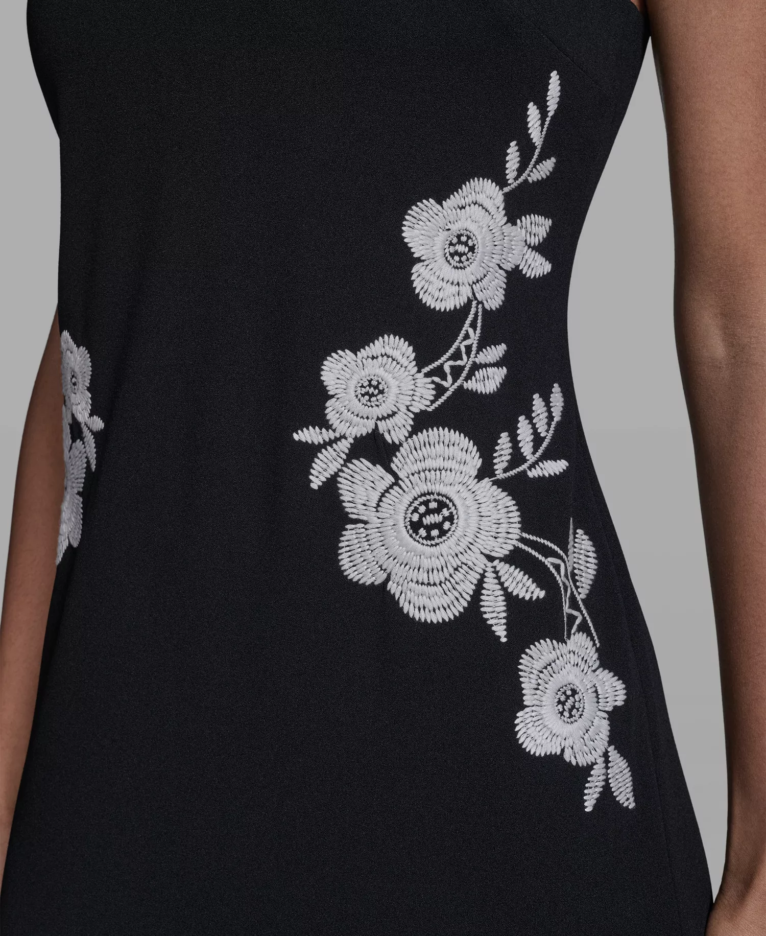 Women's Floral Embroidery Square Neck Dress - Black - 0