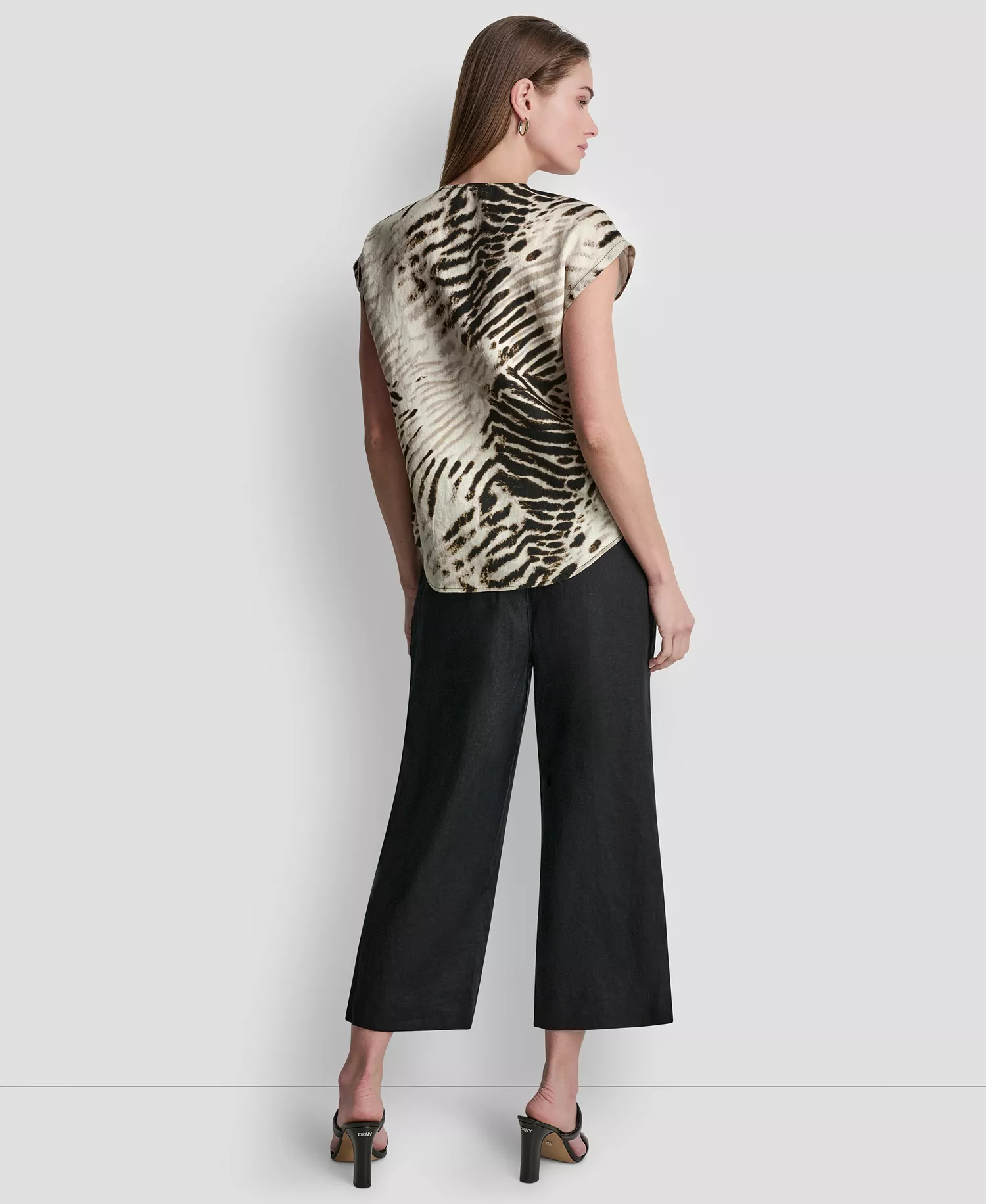 Women's Linen V-Neck Sleeveless Top - Brushed Sandbed - L