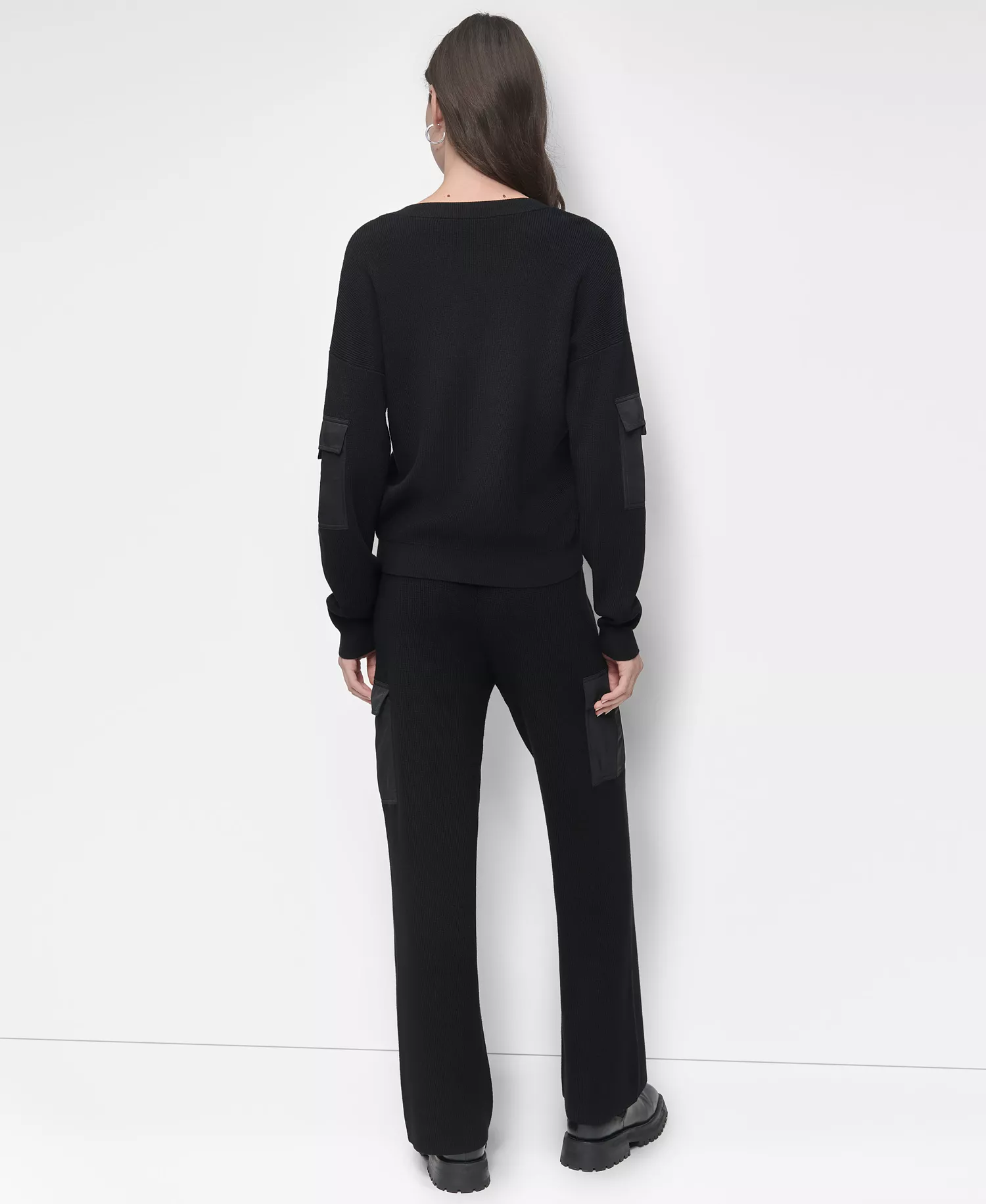 Women's Cargo V-Neck Sweater  - Black - L