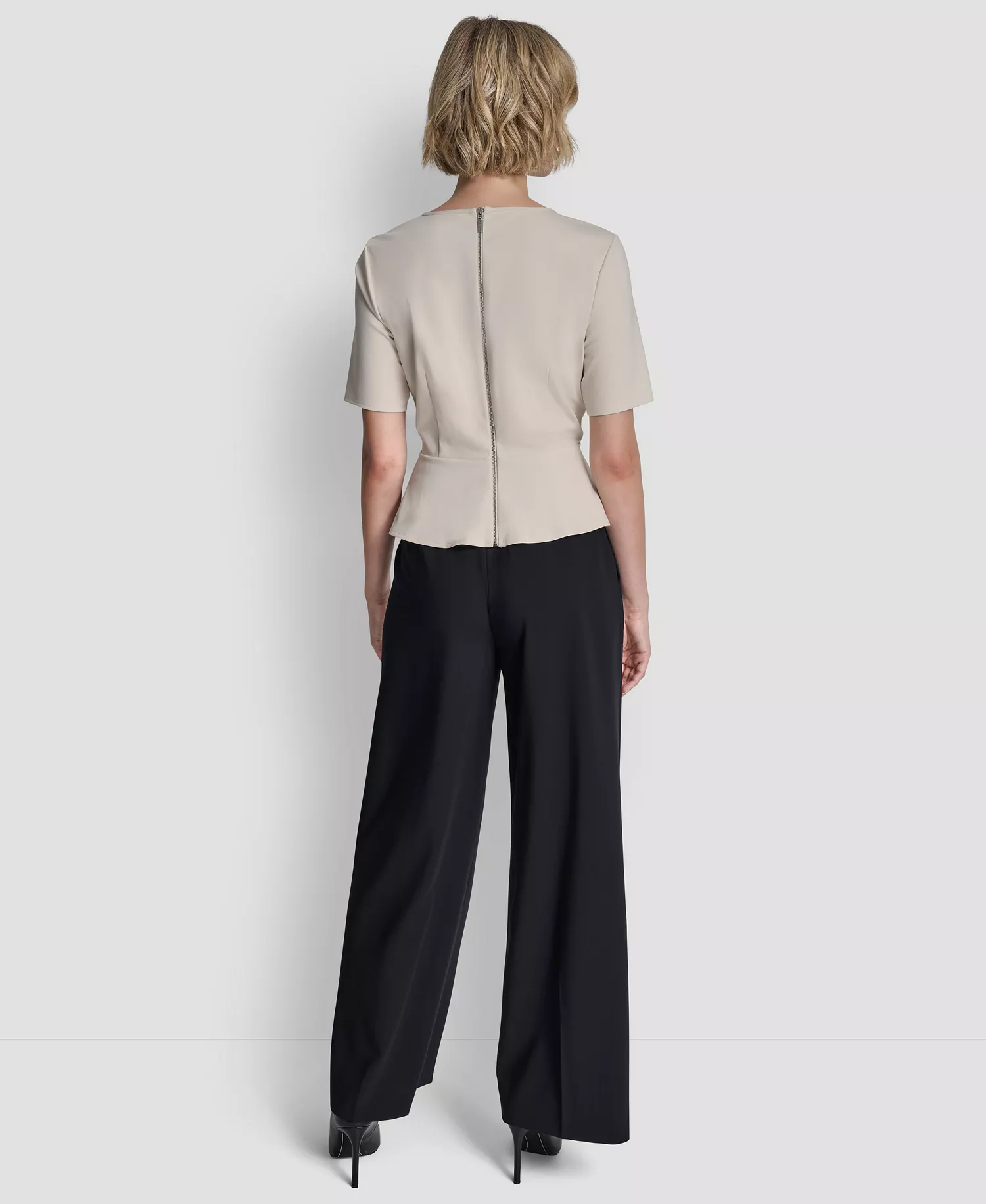 Women's Short-Sleeve Zip Up Top - Ecru - L