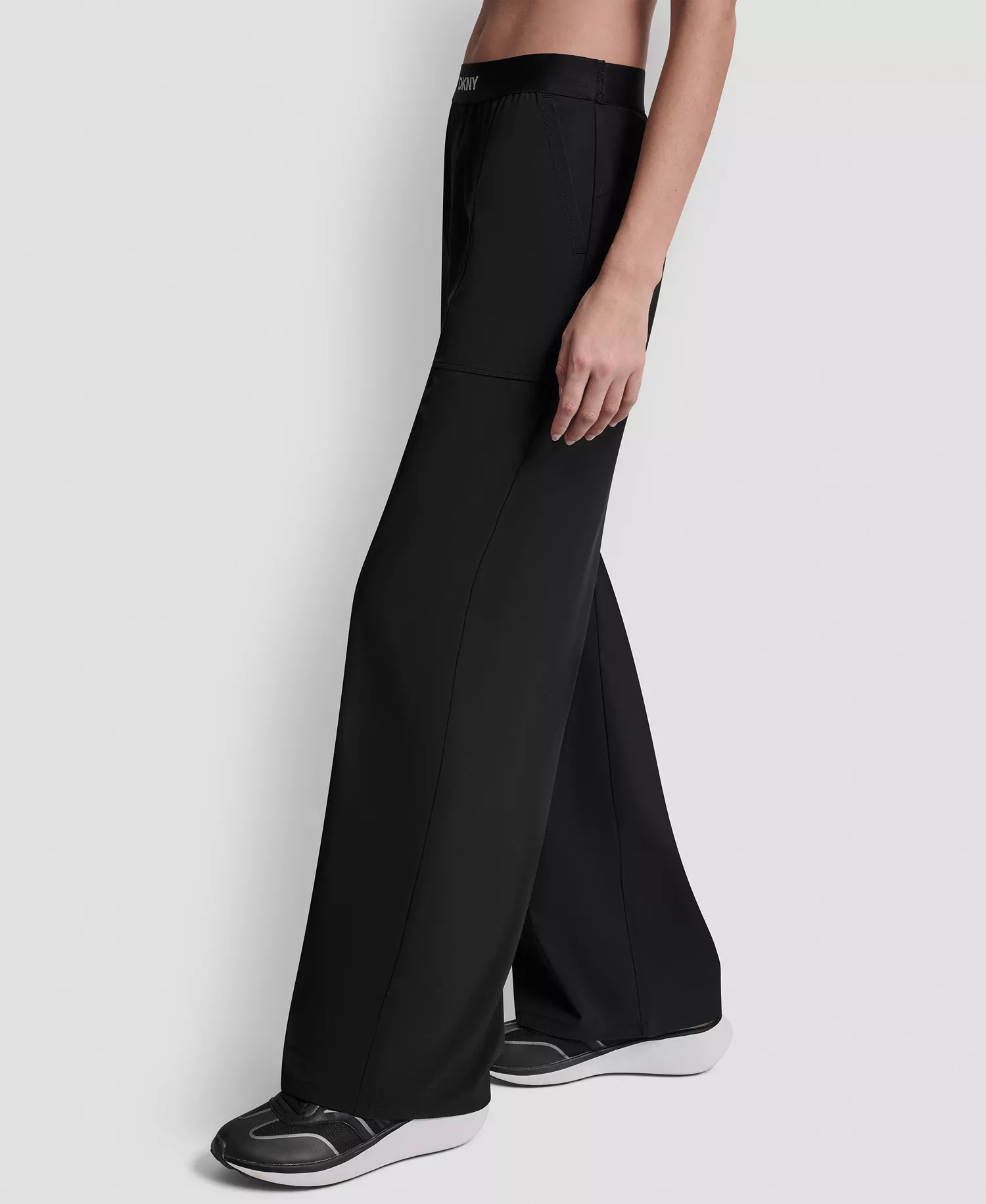 Women's High-Rise Modified Wide-Leg Pants - Black - L