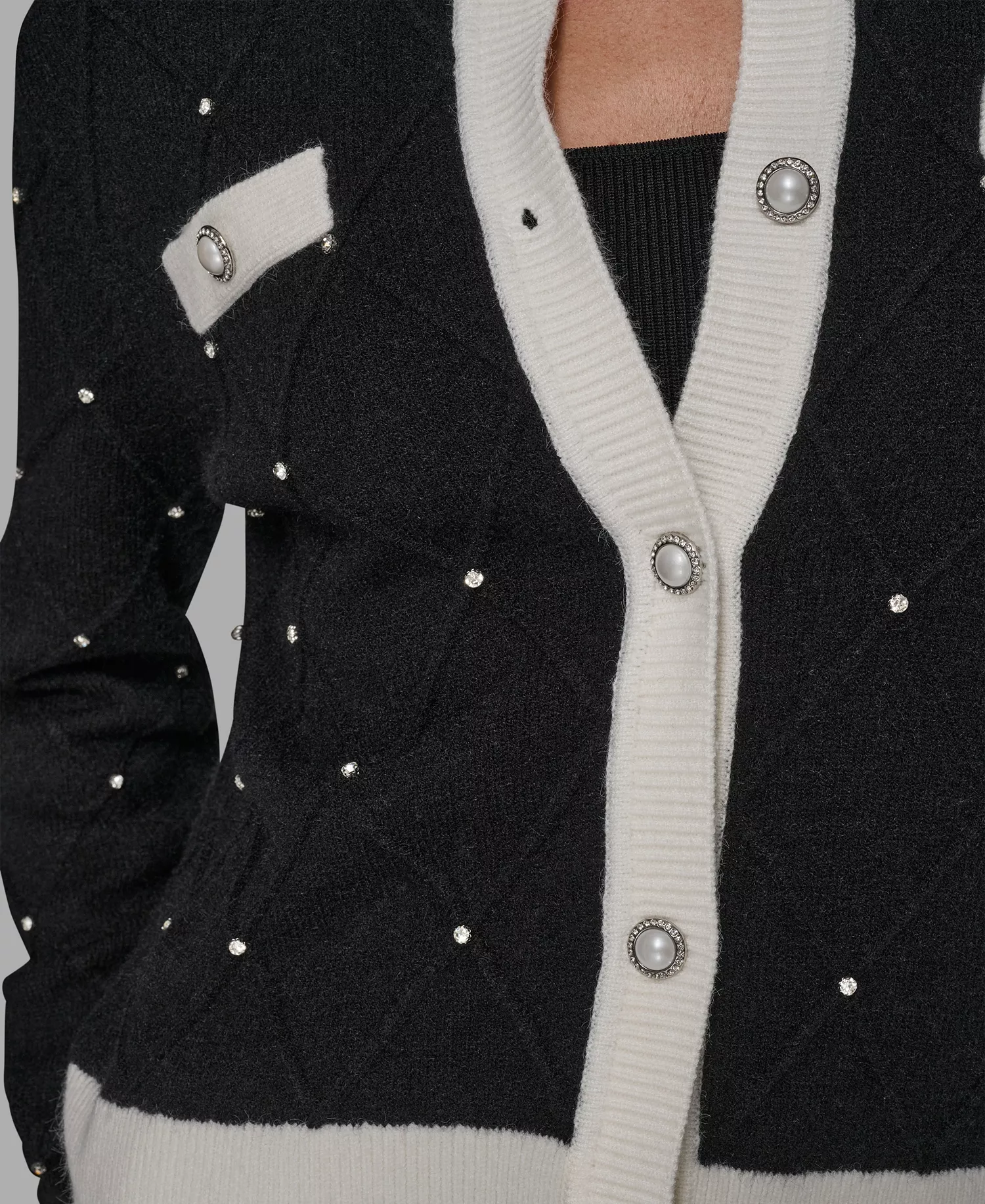 Women's Crew Neck Front-Button Cardigan Sweater - Black/Soft White - L