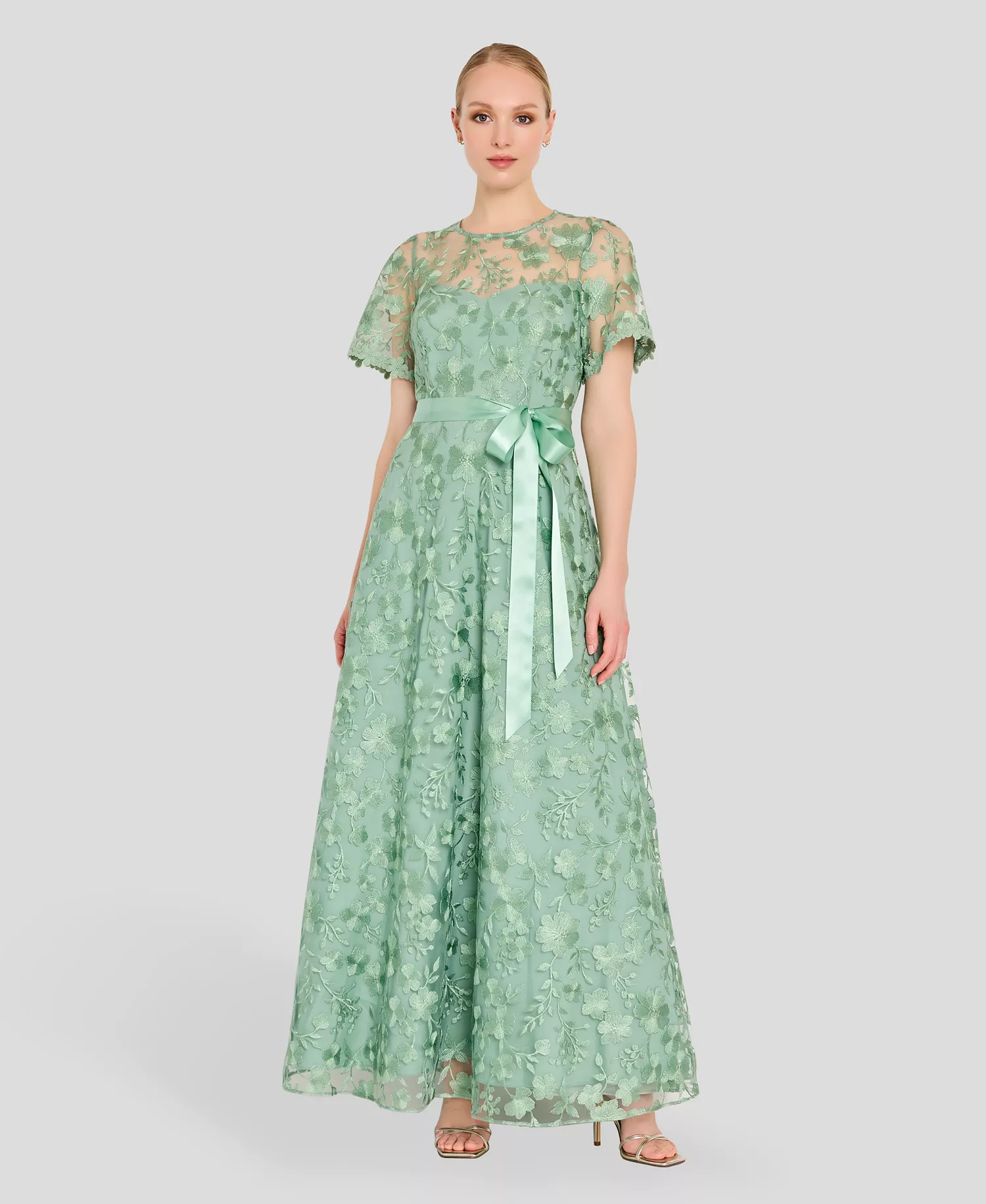 Women's Short-Sleeve Embroidered Gown - Sage - 10