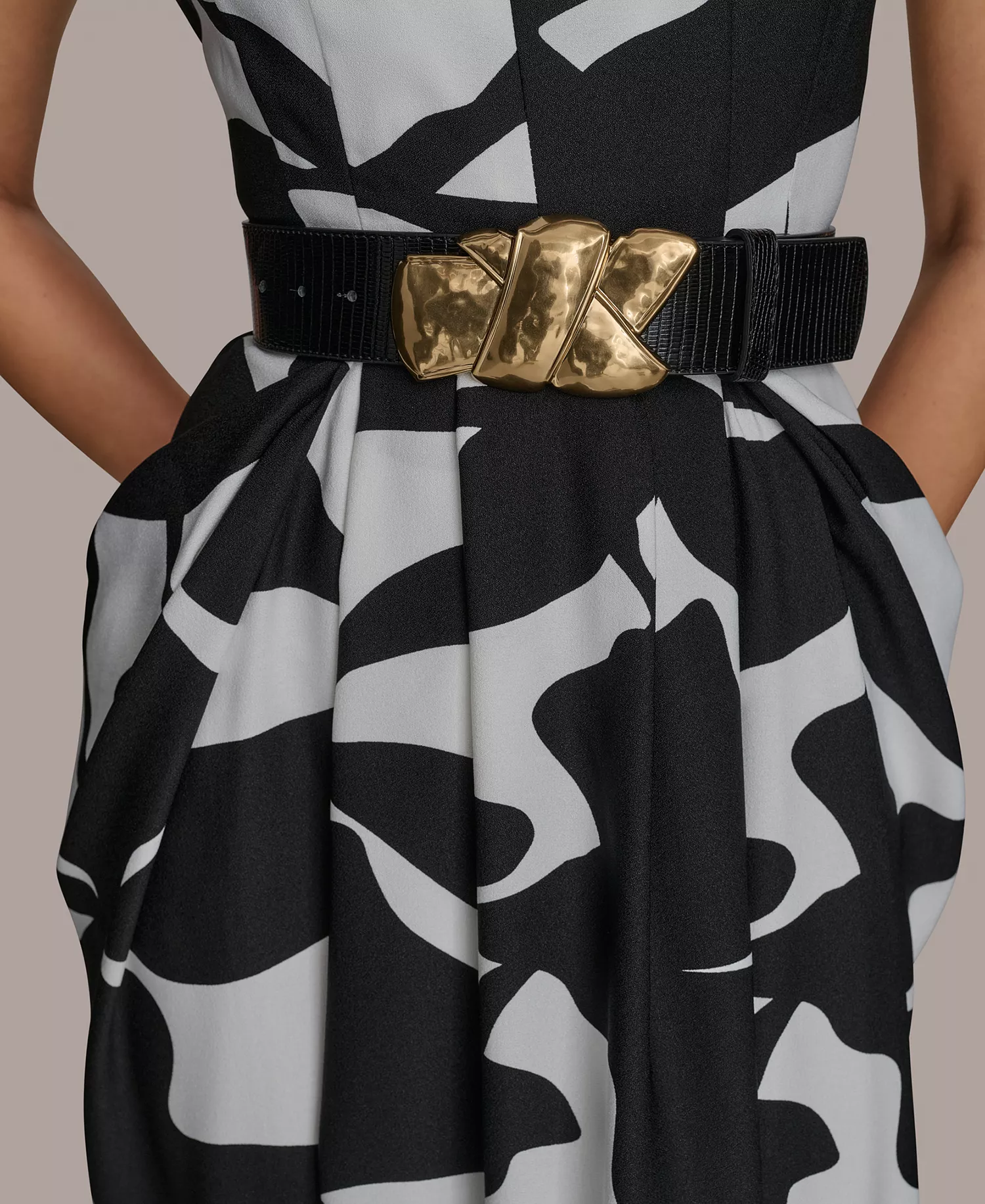 Women's Belted Sleeveless Midi Dress - Back Cream - 10