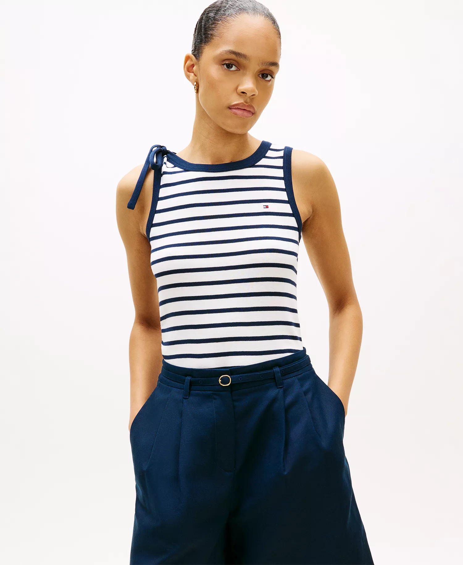 Women's Bow Detail Crew Neck Tank Top - Ecru - L