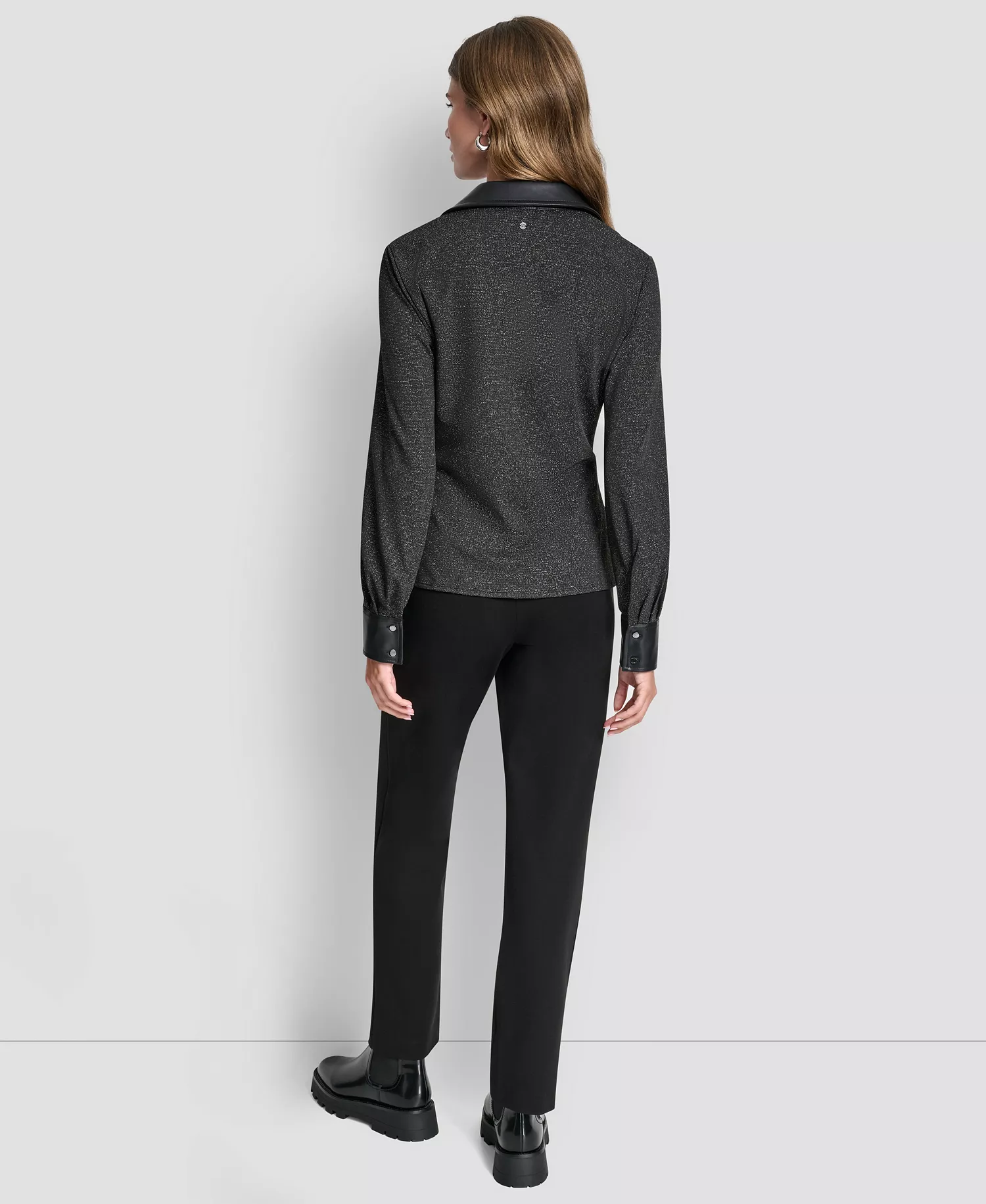 Women's Knit Twist Front V-Neck Top - Black/silver - L
