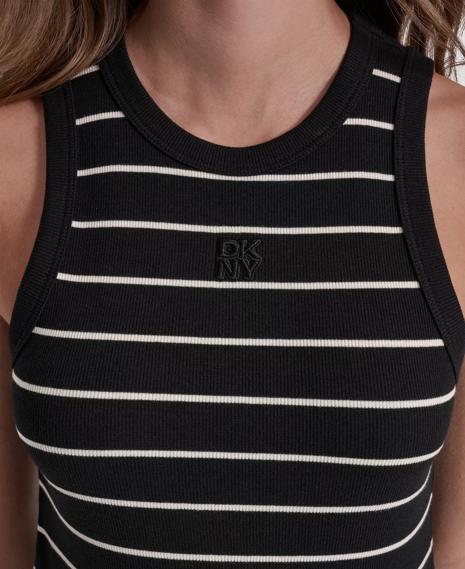 Women's Crewneck Tank Top - Black/Eggnog - L