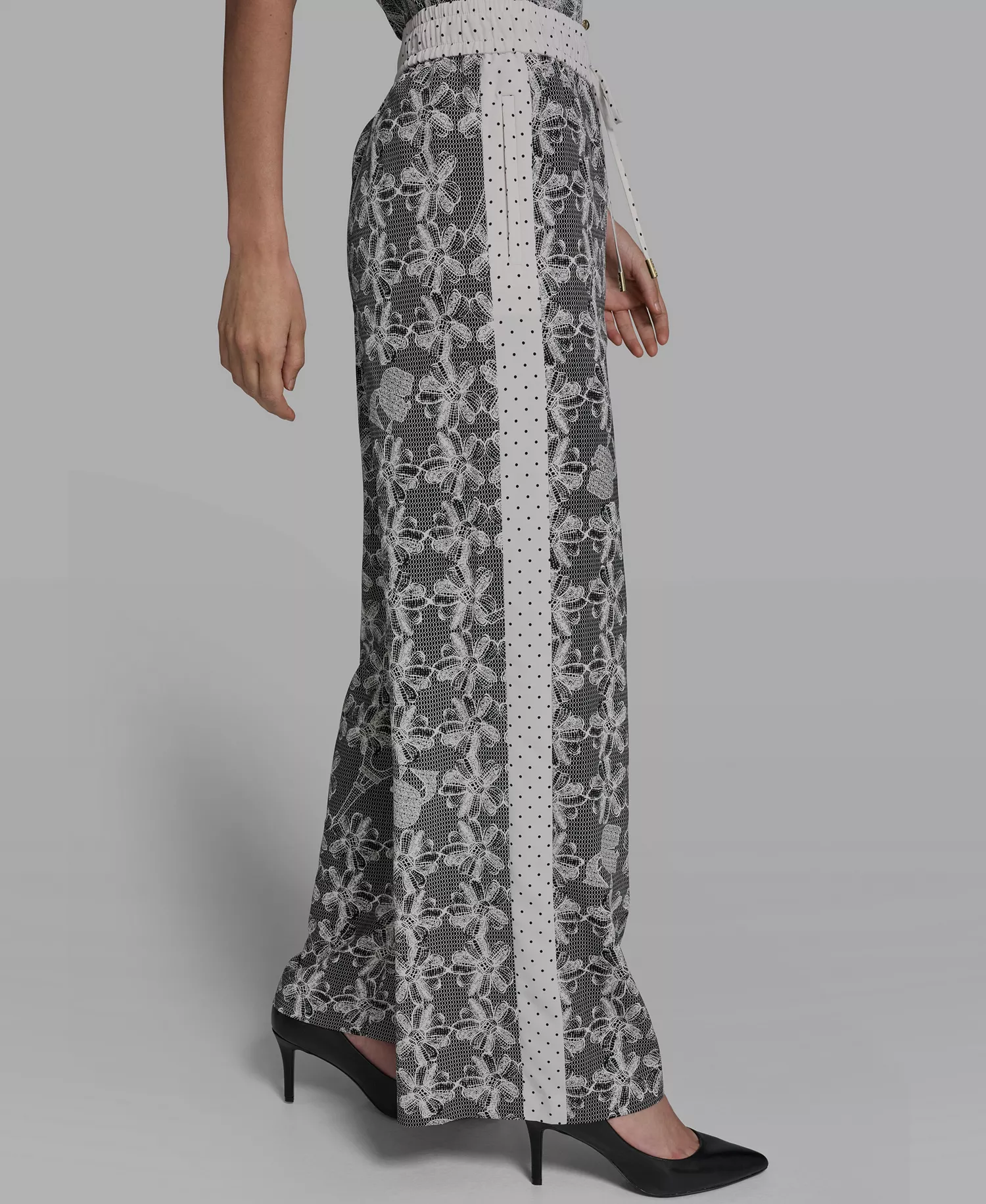 Women's Lace Print Soft Pull-On Pants - Black/Bisque - L