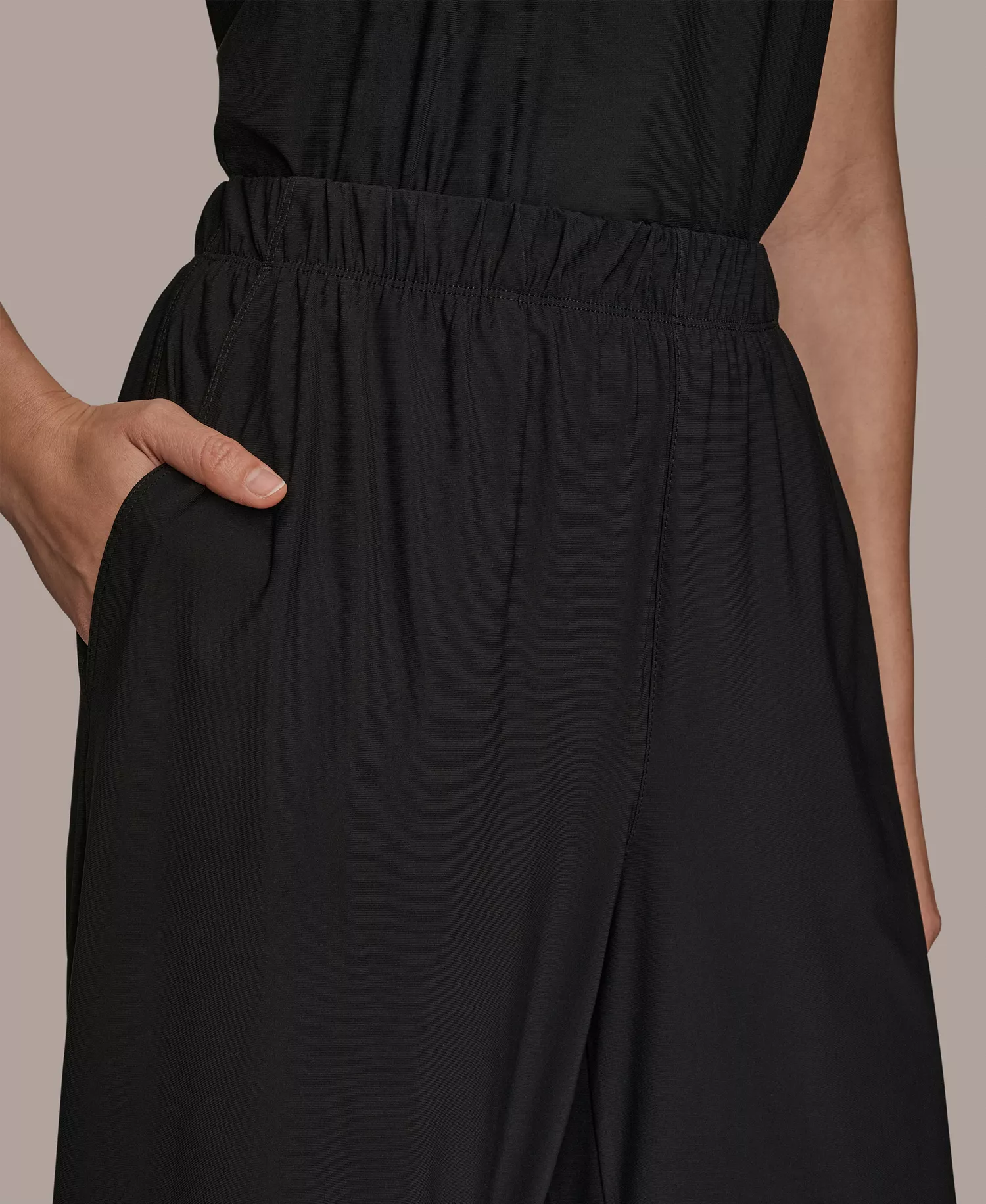 Women's 4-way Stretch Knit Mid Rise Ankle Pants - Black - L