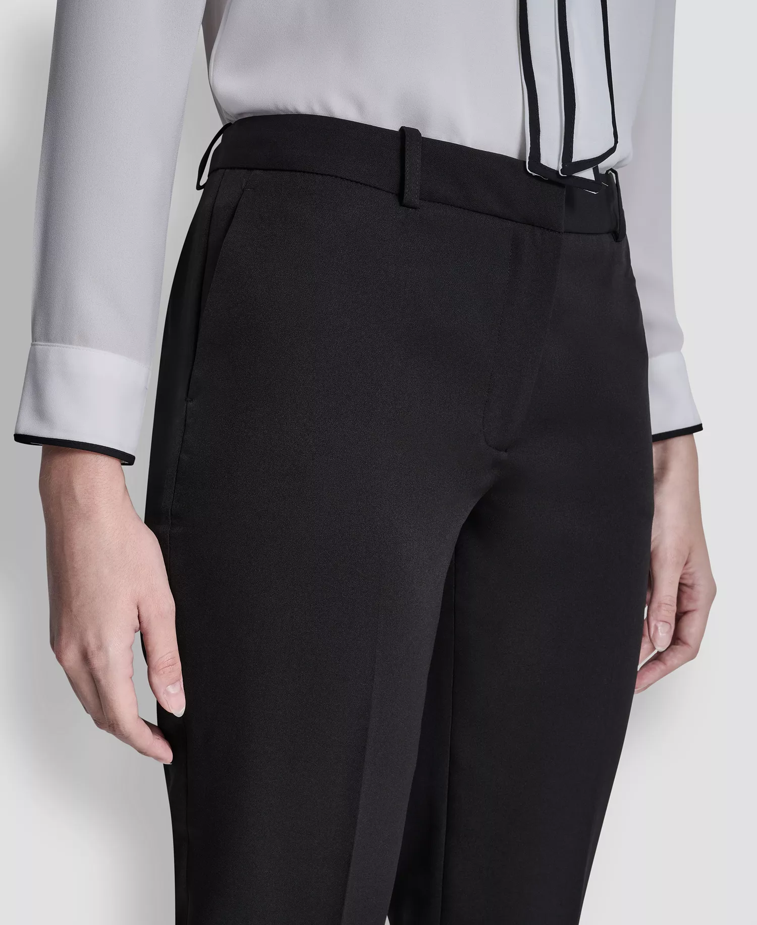 Petite Essex Ankle Mid Rise Pants - Jet Black - 6P