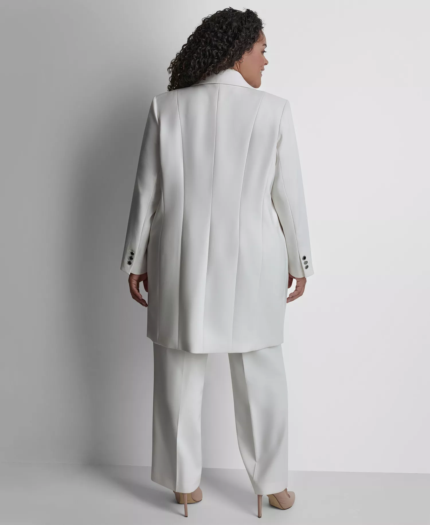 Plus Size Notch Collar Buttoned Jacket - Ivory - 14W