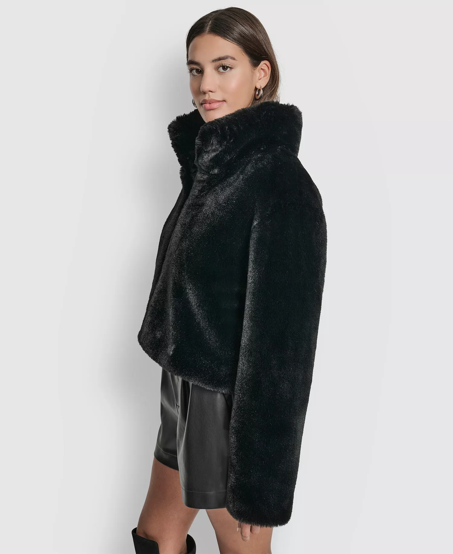 Women's Long-Sleeve Cropped Faux Fur Jacket - Black - L