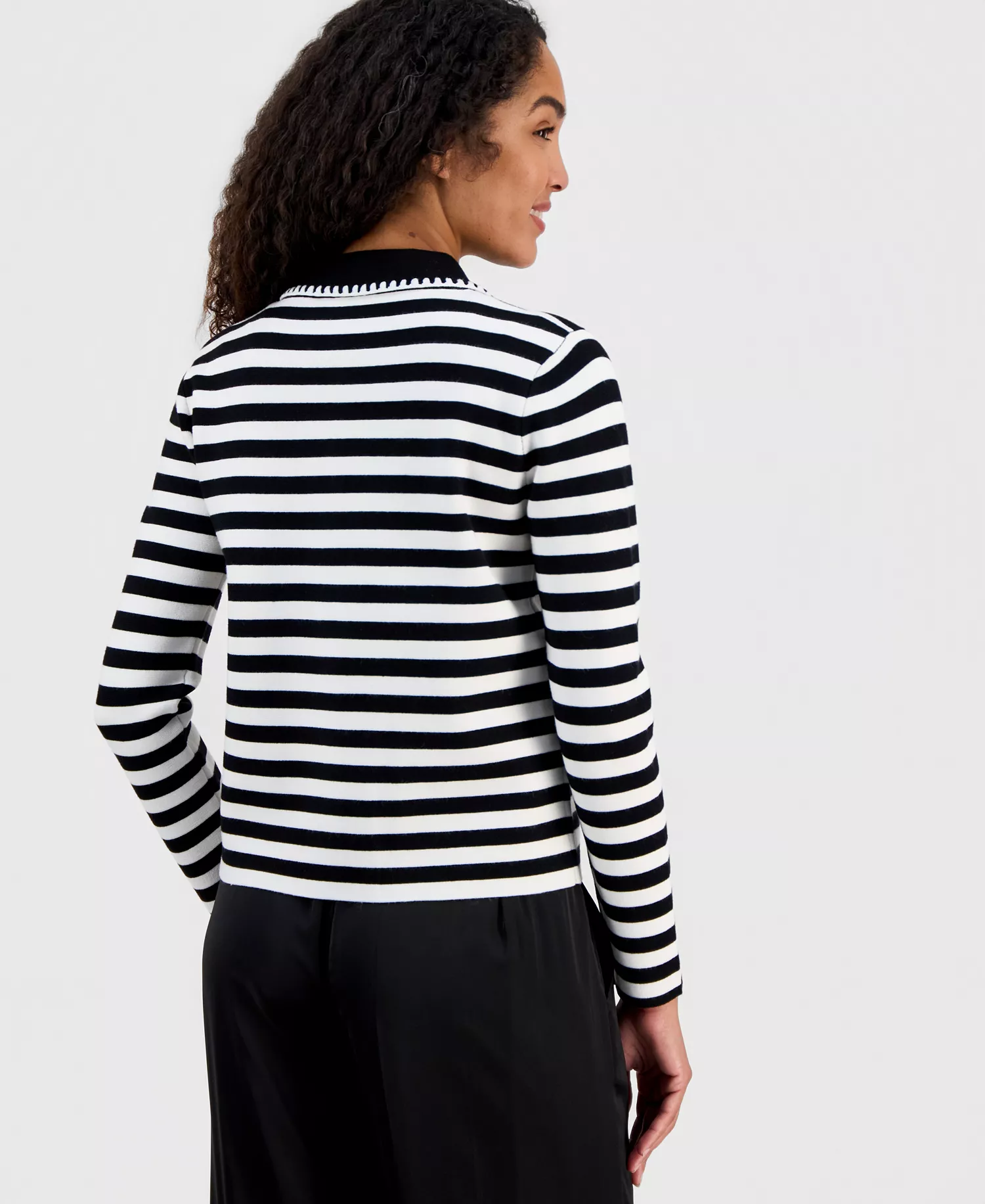 Women's Striped Collared Button Cardigan Sweater - Black / White Star/ Or - L