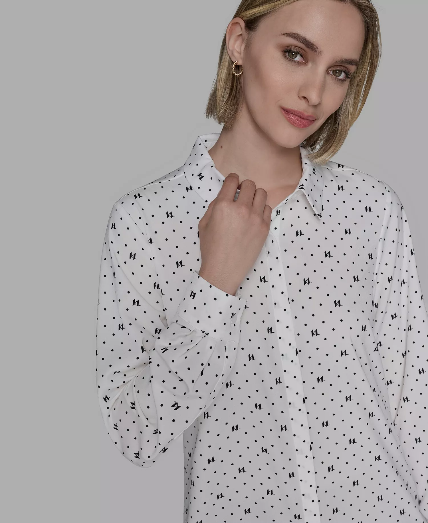 Women's Collared Neck Top - Soft White - L