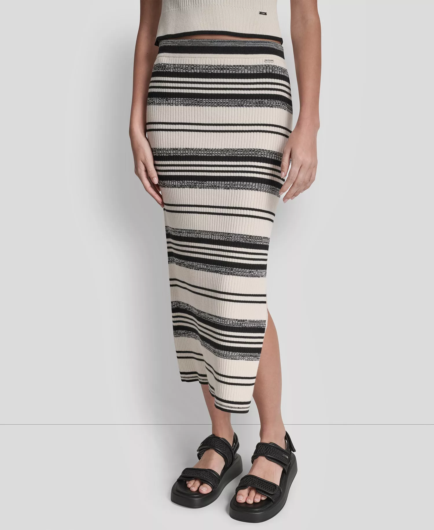 Women's Ribbed Stripe Pull-On Midi Skirt - Eggnog/black - L
