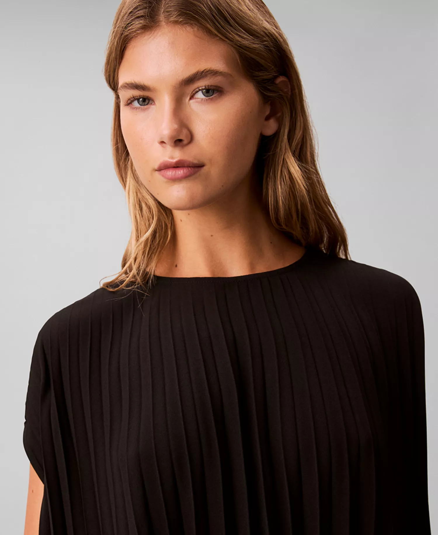 Women's Pleated Short Sleeve Top - Black - L