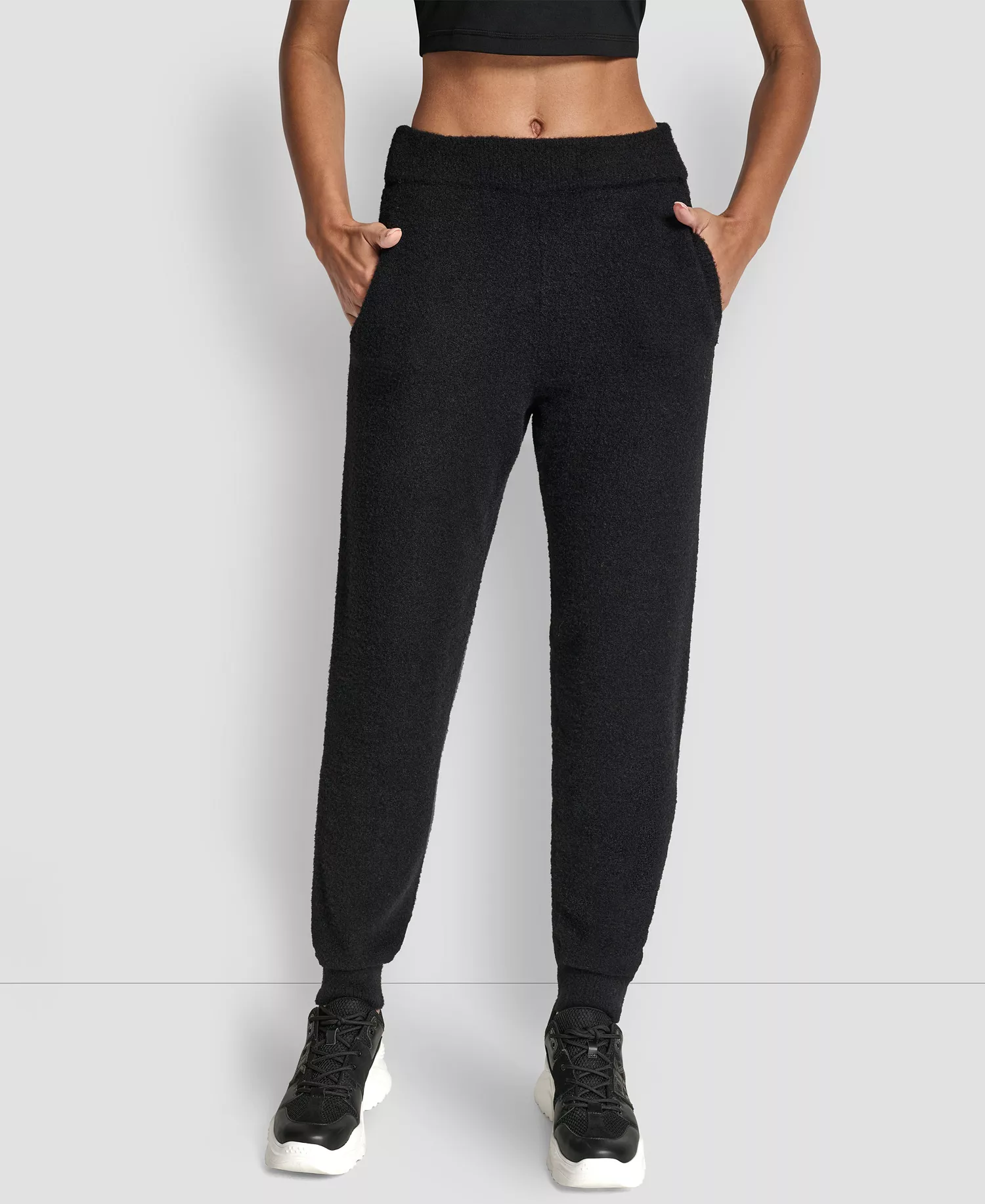 Women's Feather Yarn Tonal Jogger - Black - L