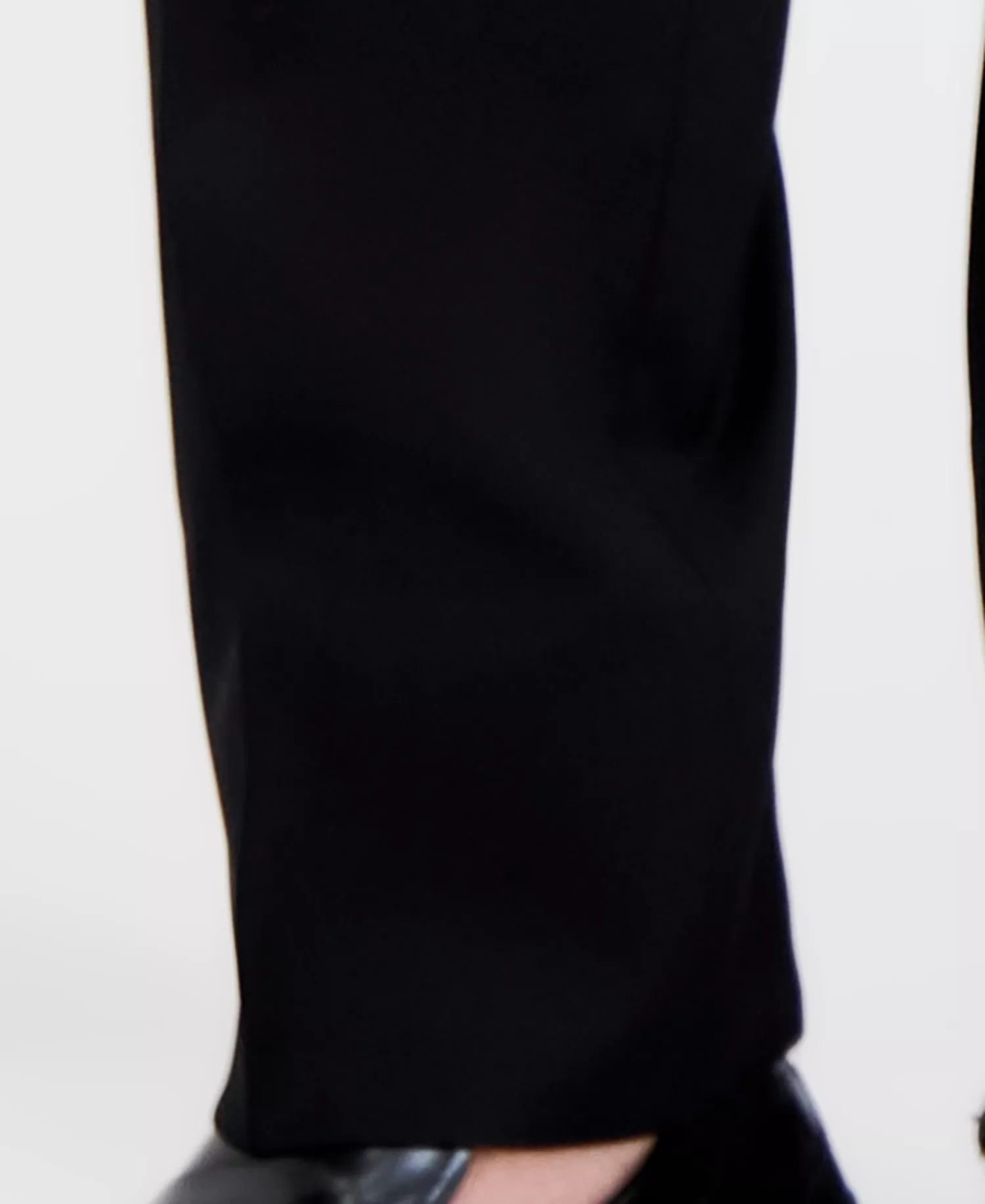 Men's Slim-Fit Italian Wool Solid Suit  - Black - 36R