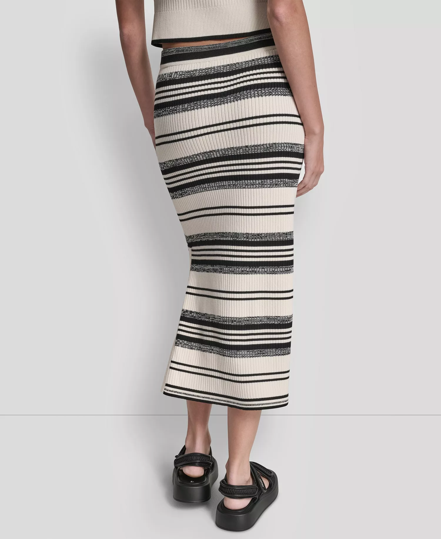 Women's Ribbed Stripe Pull-On Midi Skirt - Eggnog/black - L
