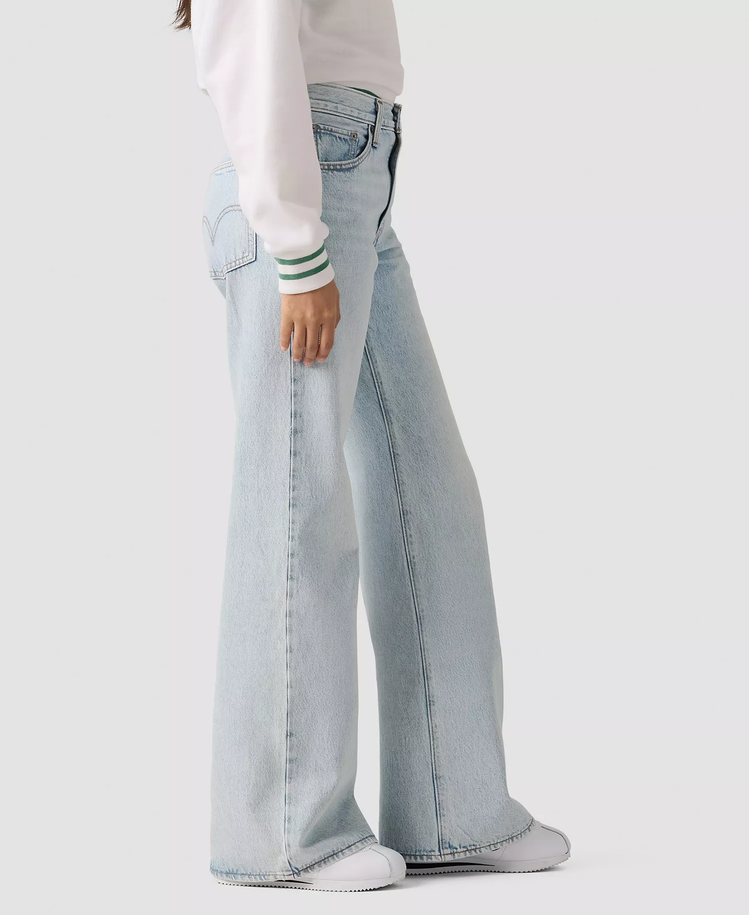 Women's Middy Loose Mid Rise Bootcut Jeans - Abraided - 24