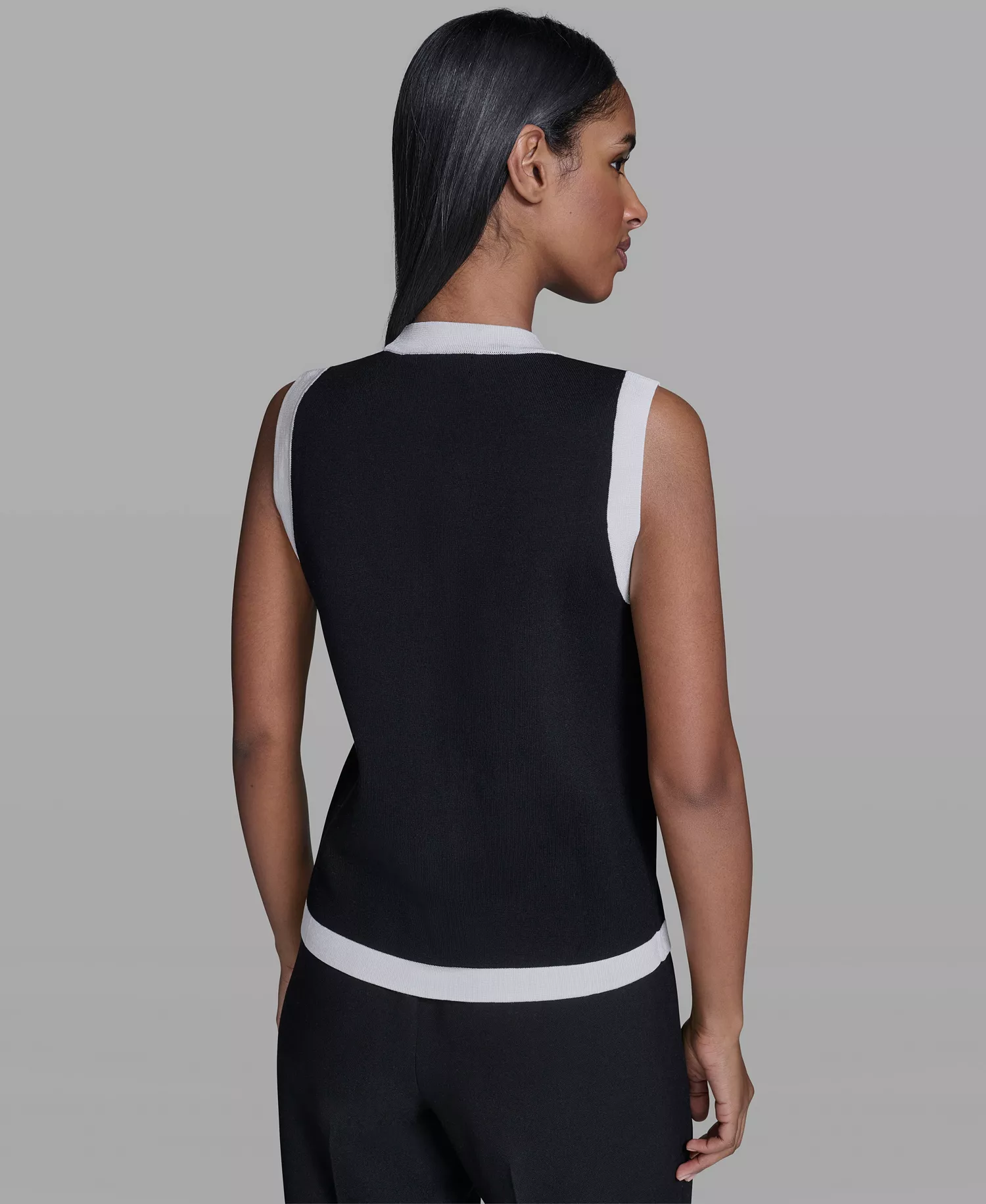 Women's Button-Down V-Neck Sweater - Black/white - L