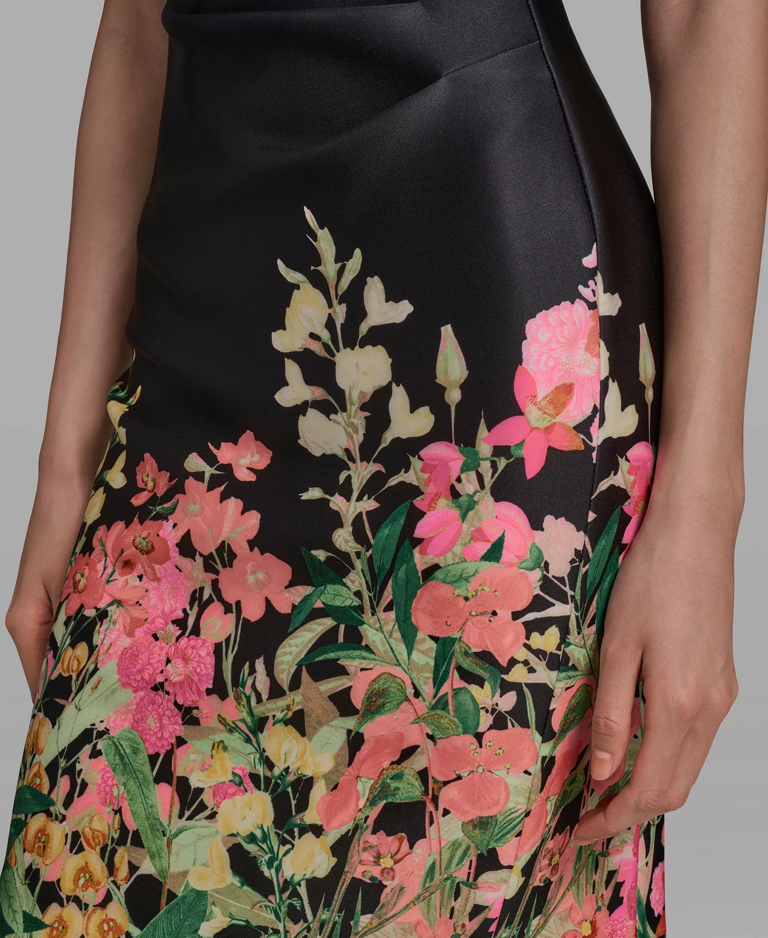 Women's Short-Sleeve Floral Border Hem Sheath Dress - Black Multi - 0