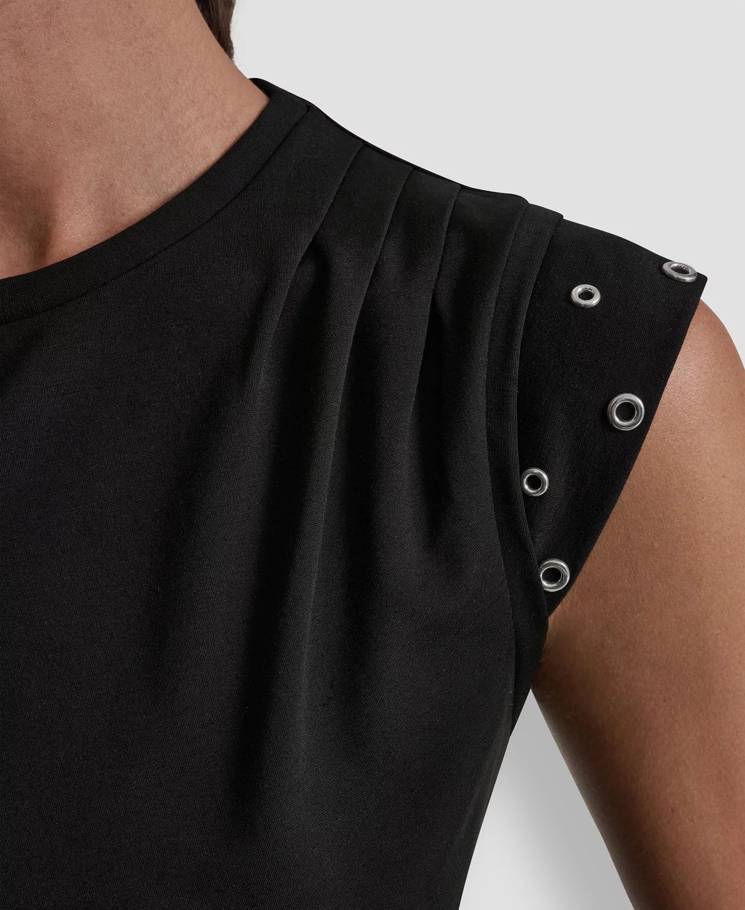 Women's Stud-Detail Sleeveless Top - Black - L