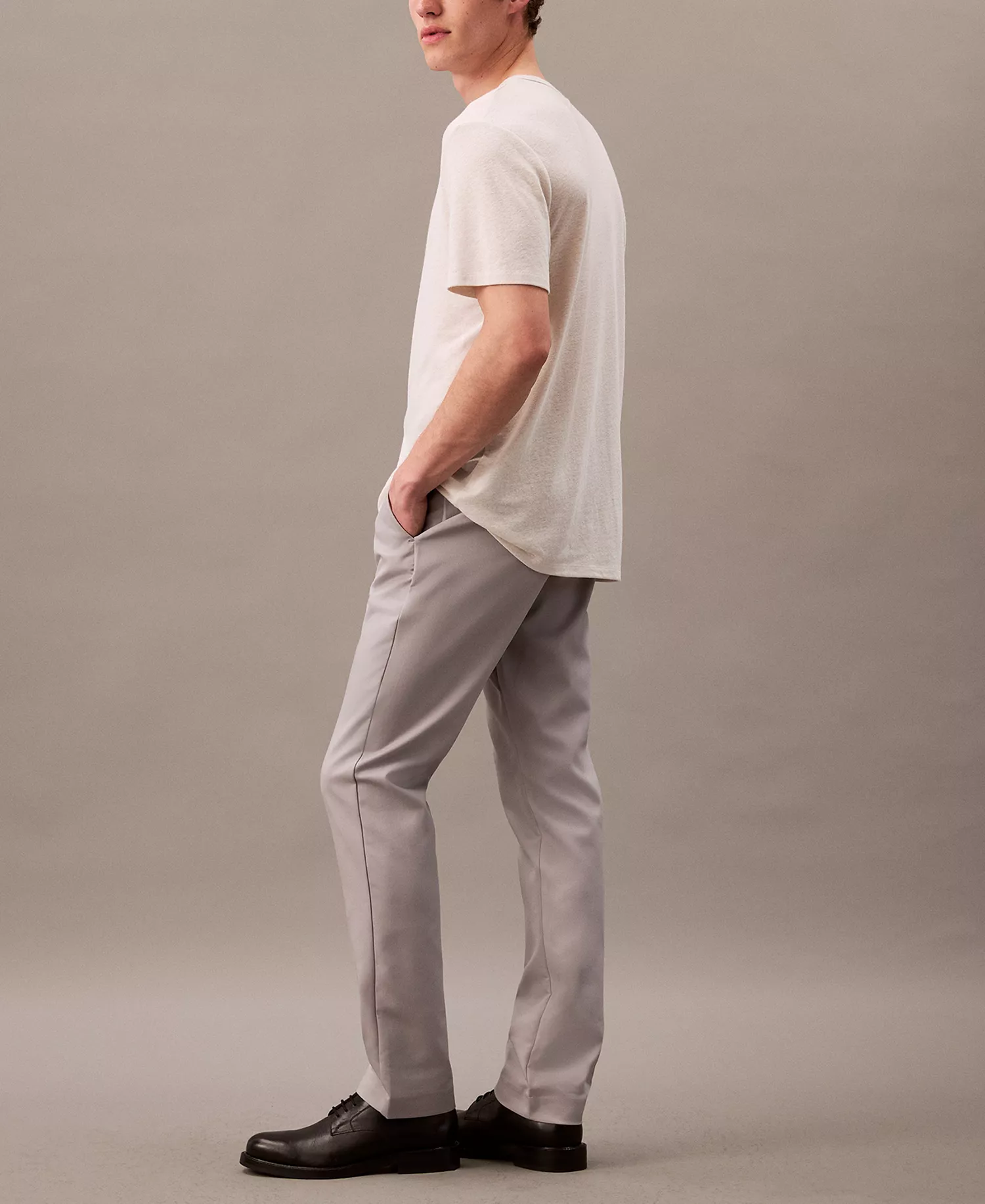 Men's Slim-Fit Modern Stretch Chino Pants - Alloy - 29 - 30