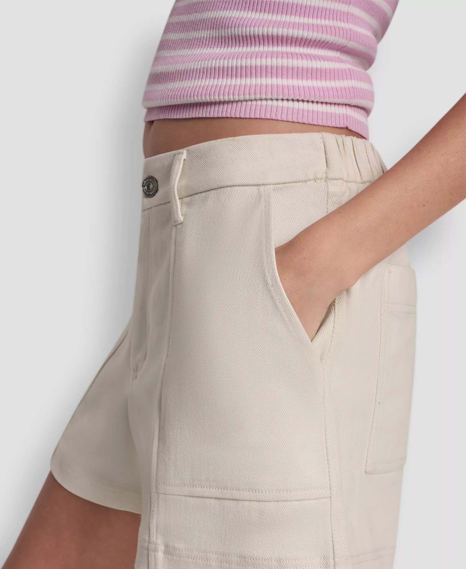 Women's Mid Rise Shorts - Eggnog - L