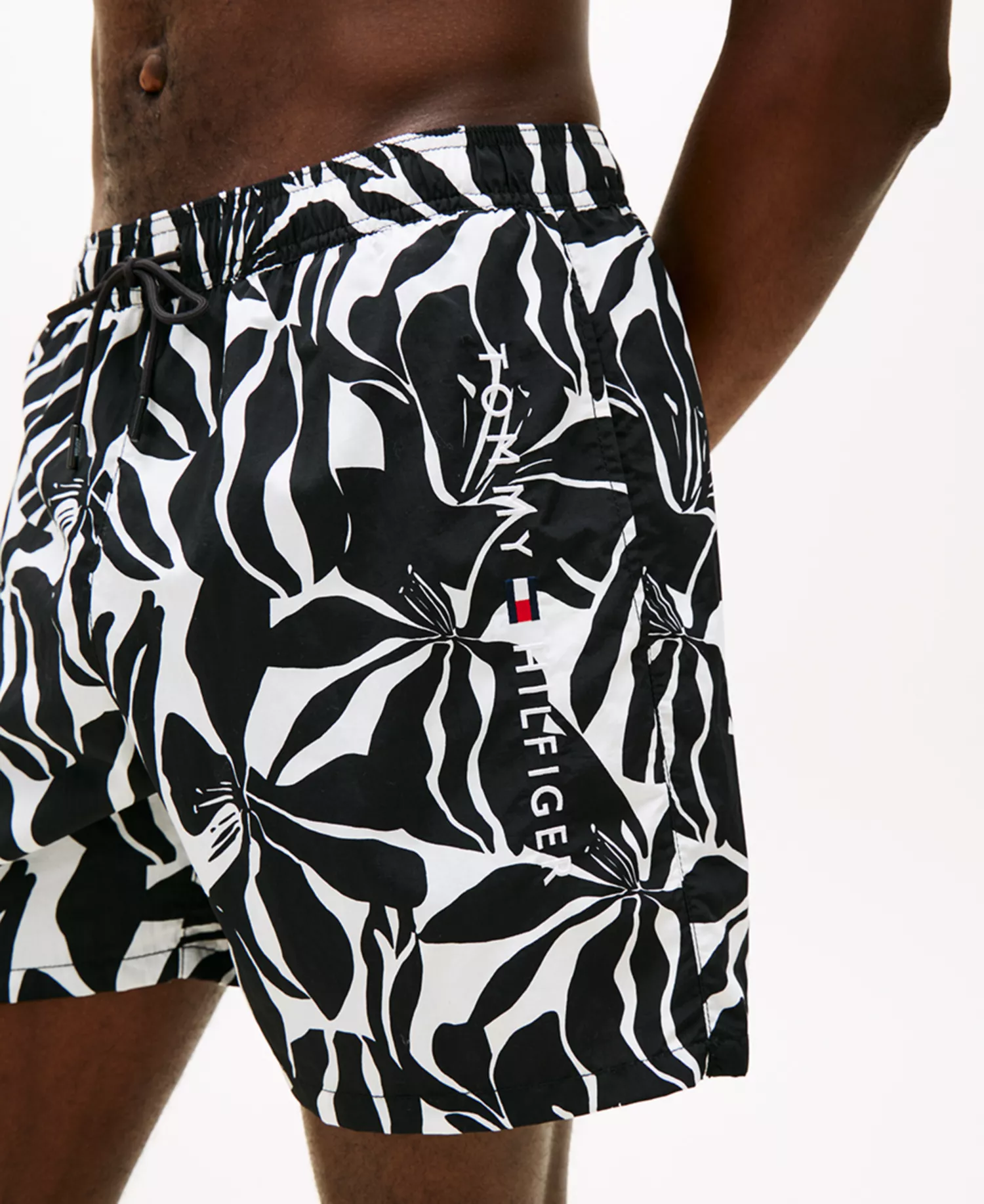 Men's 5" Medium Drawstring Swim Trunks - Abstract Hibiscus Black - 2XL