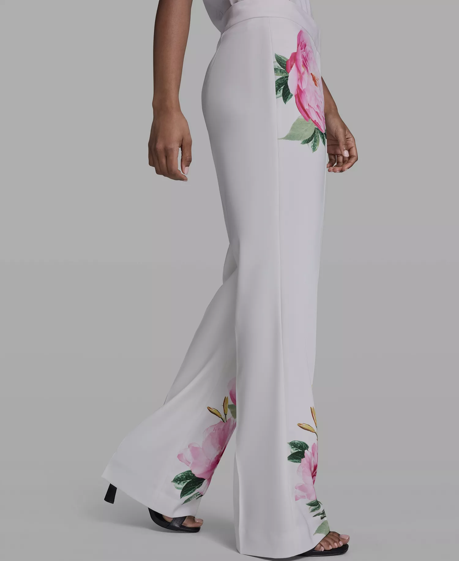 Petite Mid-Rise Floral Print Pants - Soft Whits - 10P