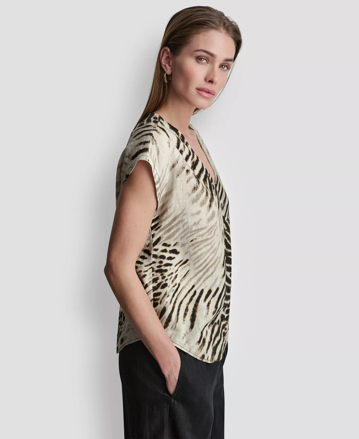 Women's Linen V-Neck Sleeveless Top - Brushed Sandbed - L