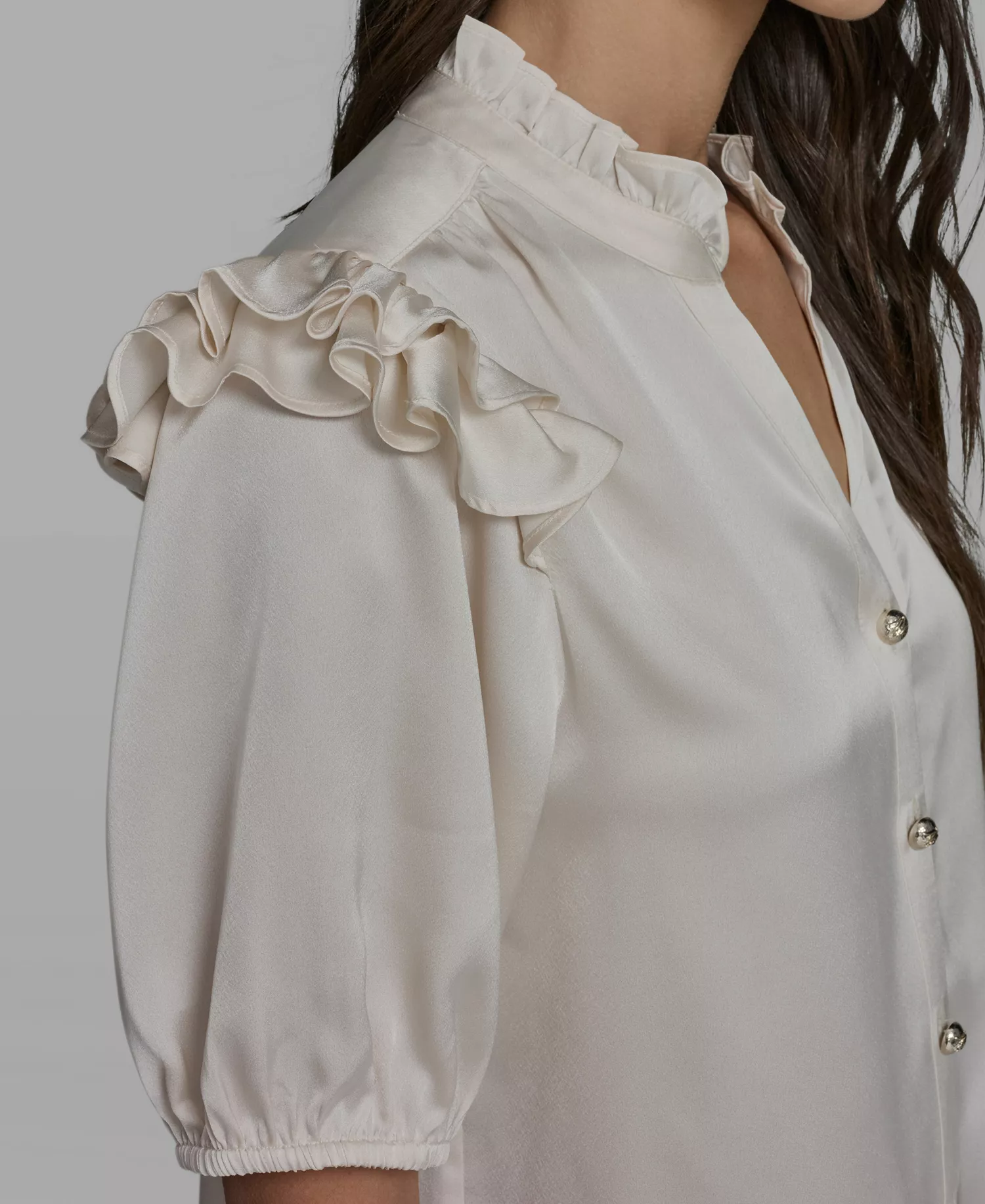 Women's Ruffle Shoulder V-Neck Top - Bisque - L