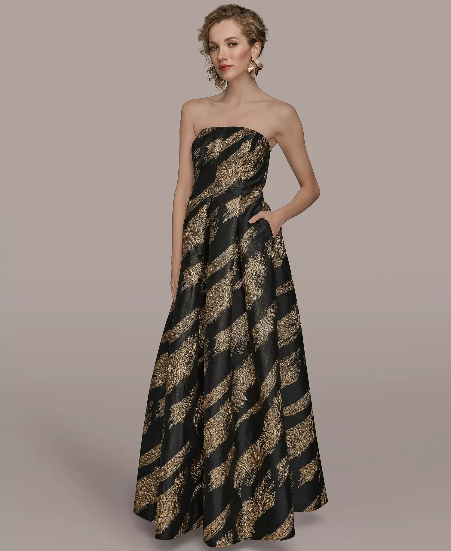 Women's Metallic Jacquard Strapless Ball Gown - Black/Gold - 10