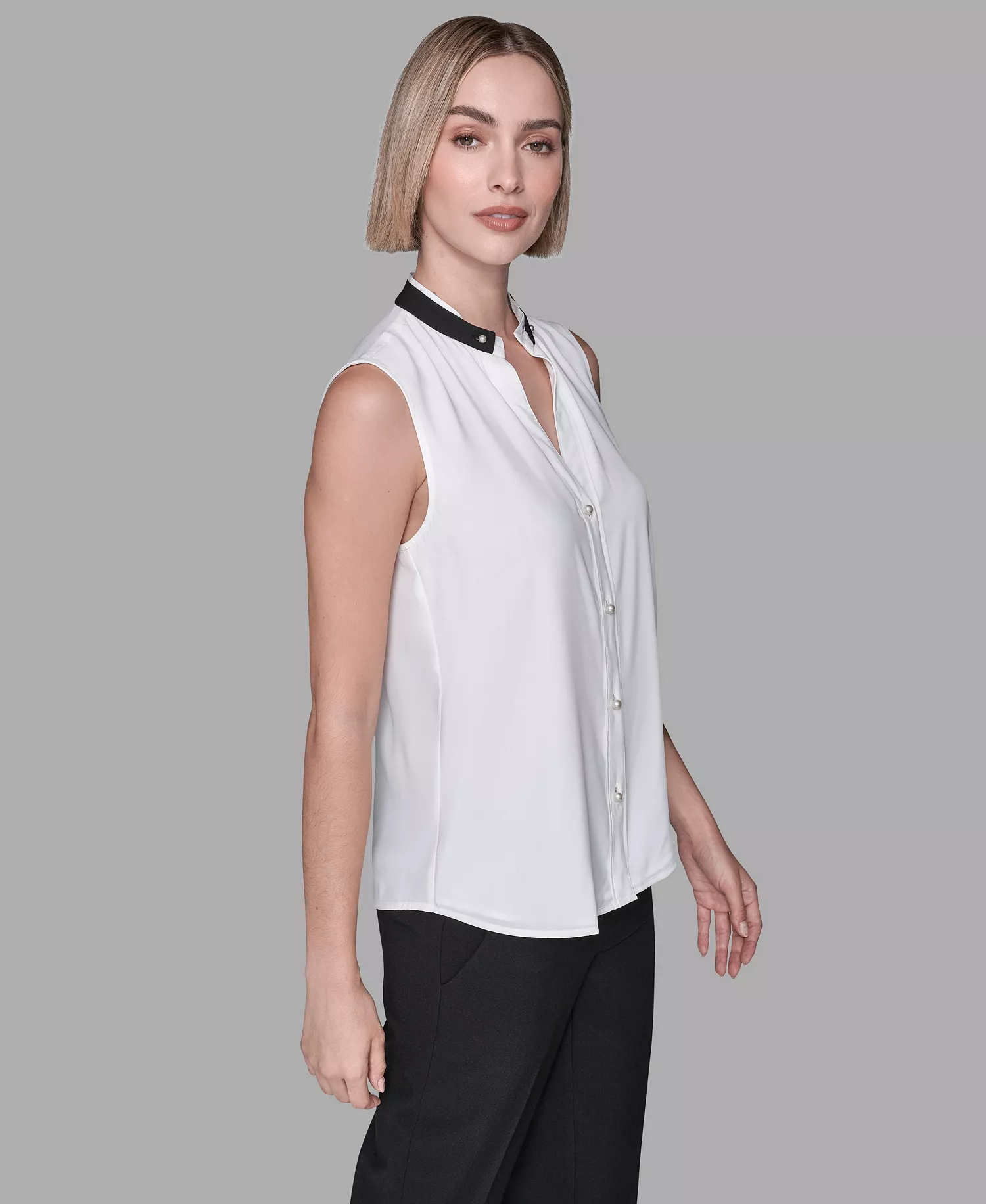 Women's V-Neck Button Down Top - Soft White/Black - L