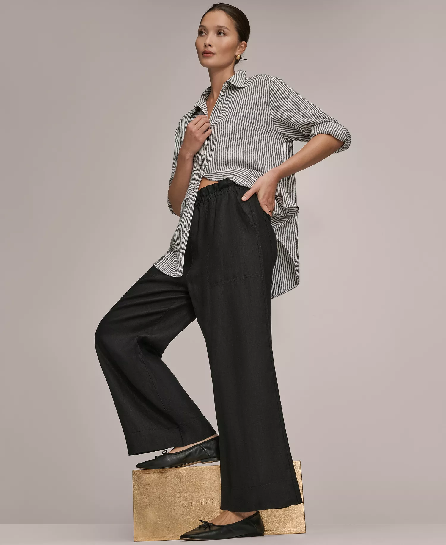 Women's Collared Button Striped Front Shirt - Thin Black Stripe - L