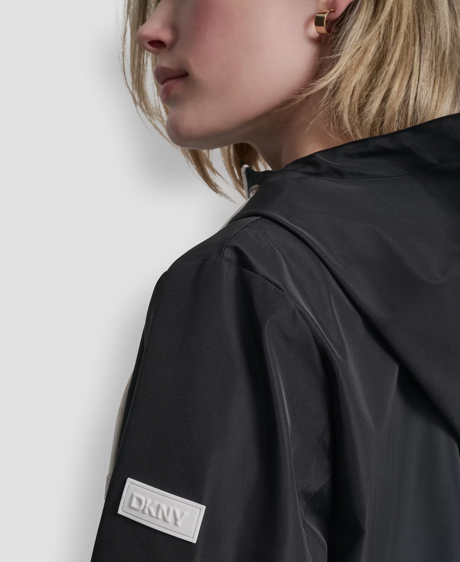 Women's Sporty Anorak Hooded Raincoat - Black - L