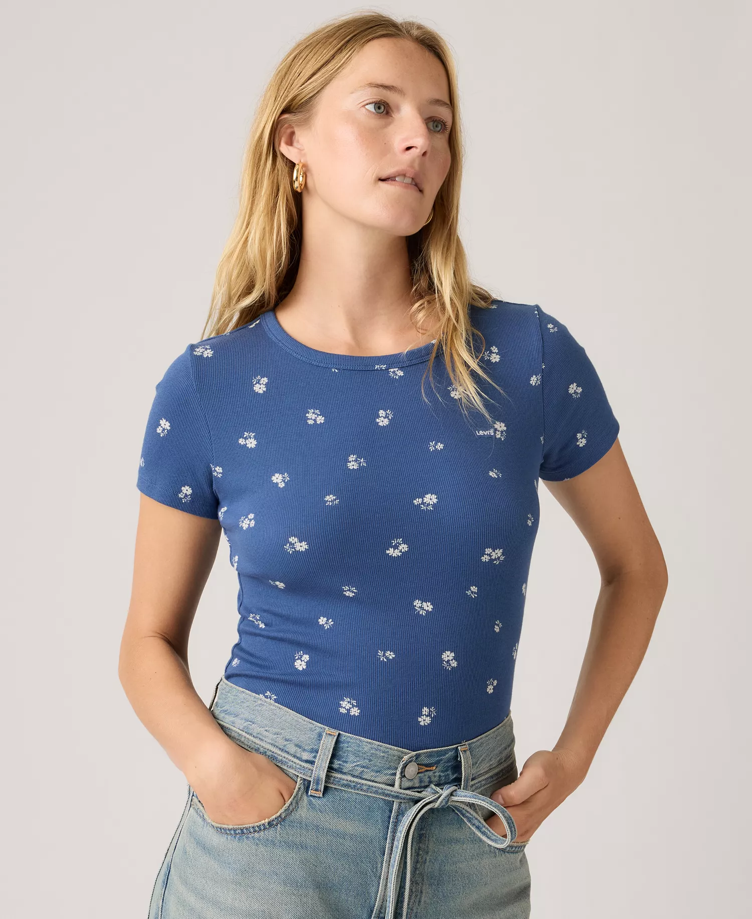 Women's Hayes Slim-Fit Short-Sleeve Crewneck T-Shirt - Angela Daisy V2 Sunshine Blue - L