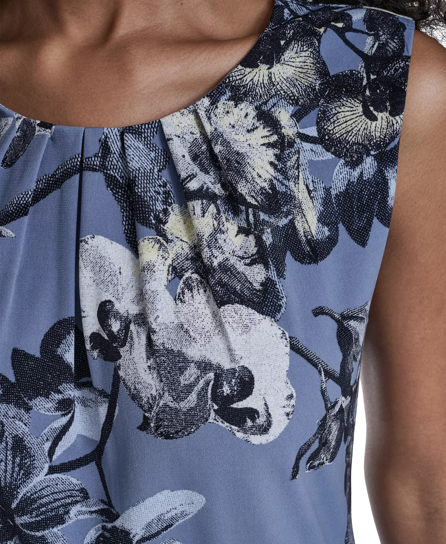 Women's Printed Sleeveless Pleated Top - Flint/Black Multi - L