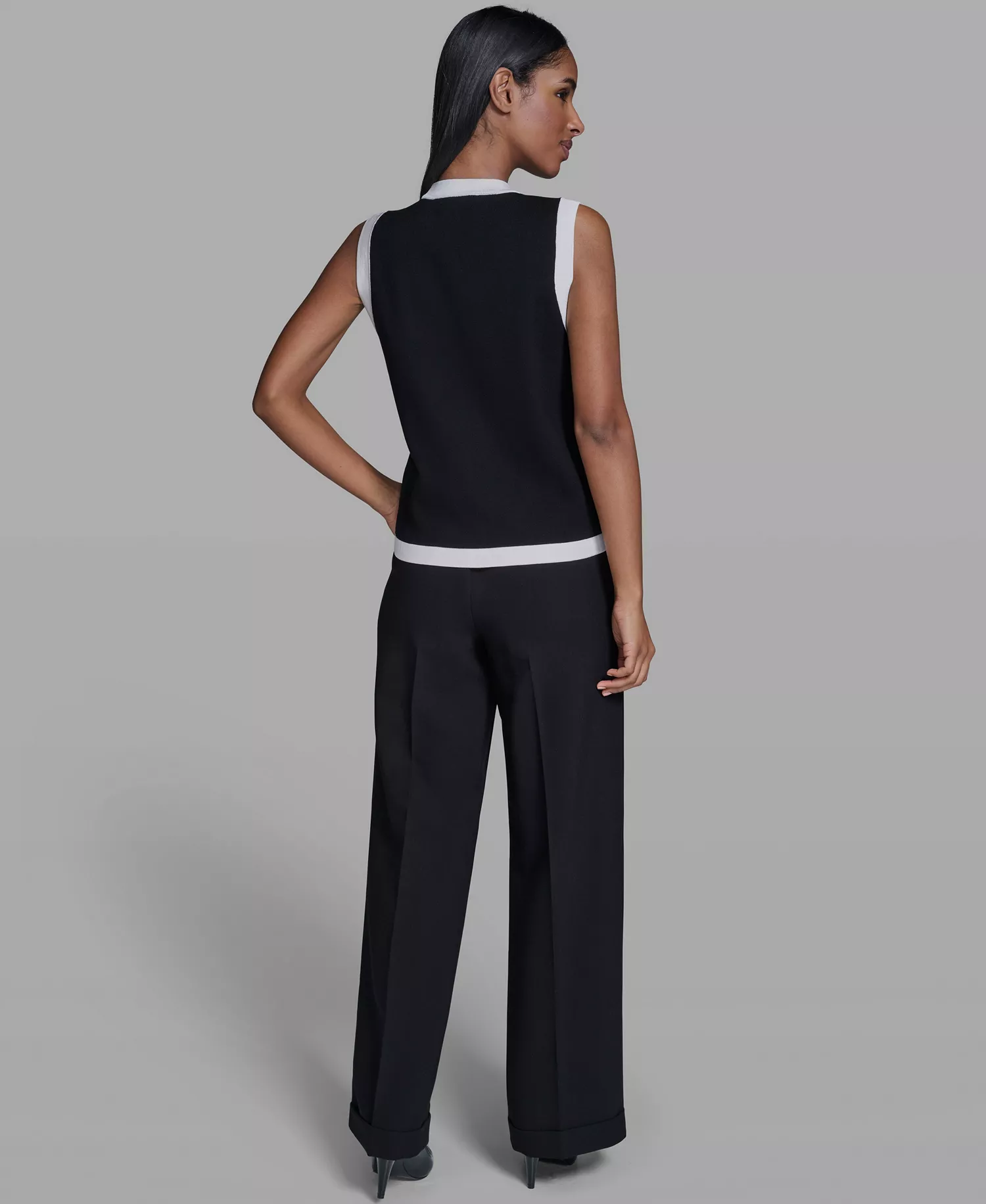 Women's Button-Down V-Neck Sweater - Black/white - L