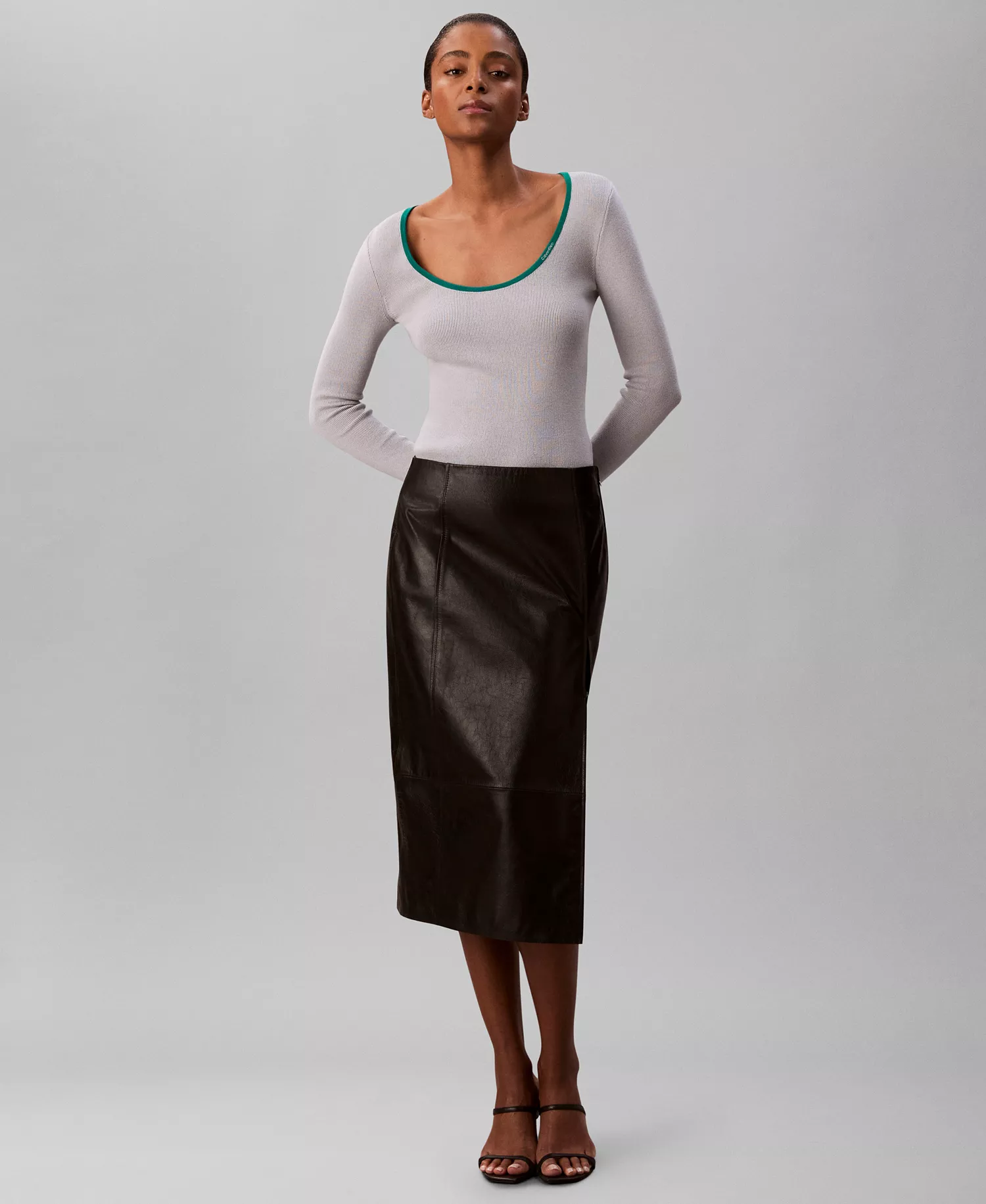 Women's Long Sleeve Top - Grey with/Green Trim - L