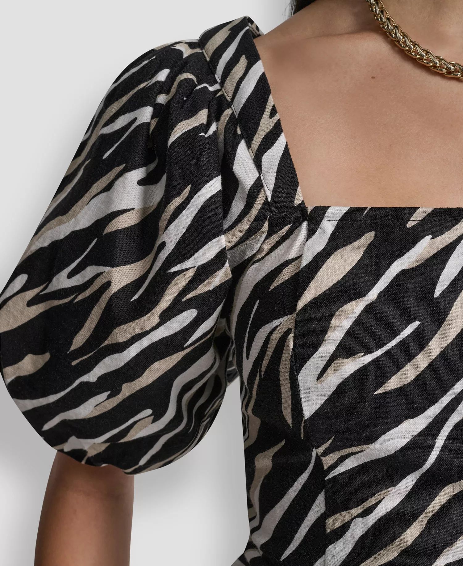 Women's Puff-Sleeve Square Neck Printed Dress - Concrete Animal - L