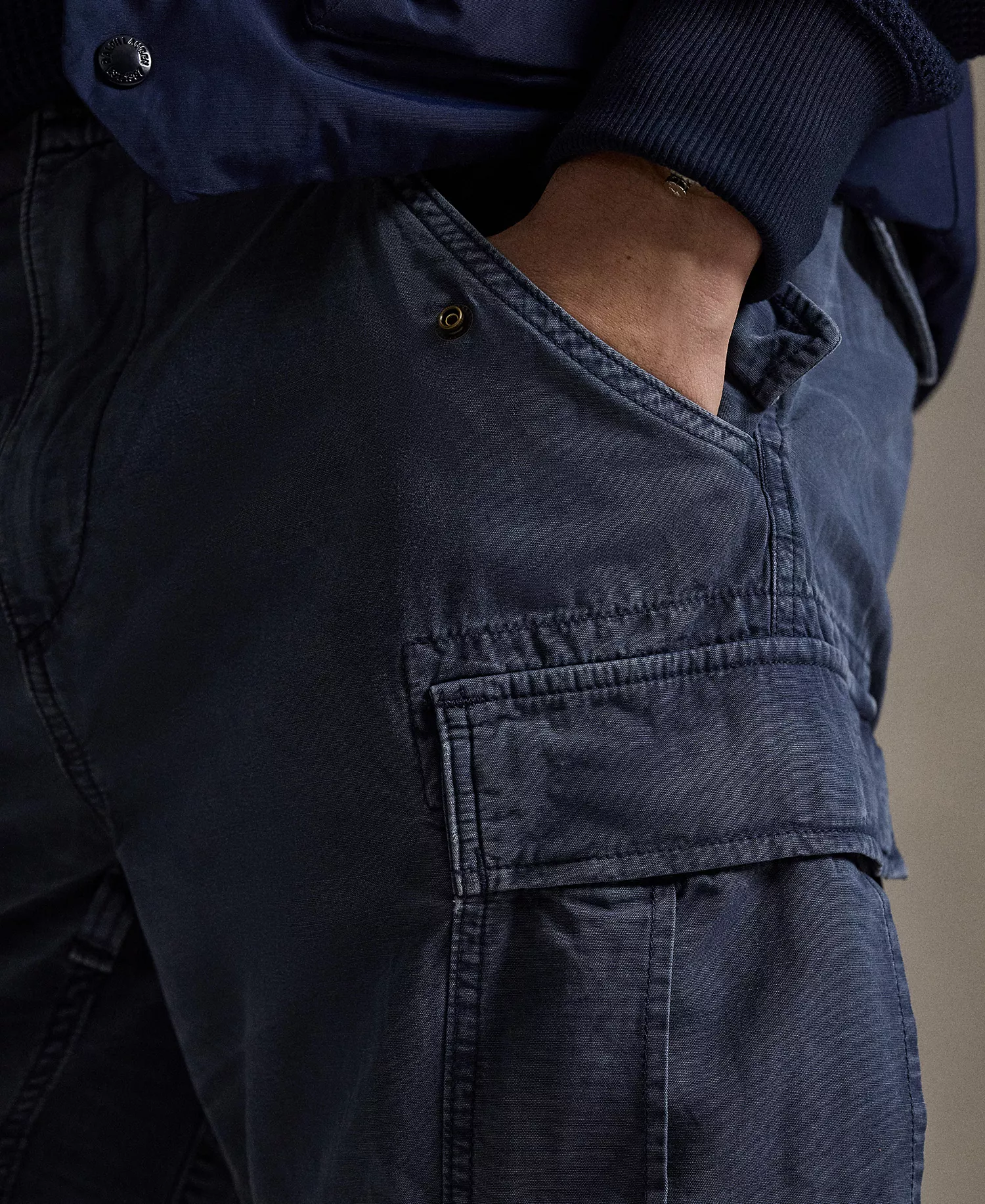 Men's Classic-Fit Canvas Cargo Pants - Classic Royal - 30x30