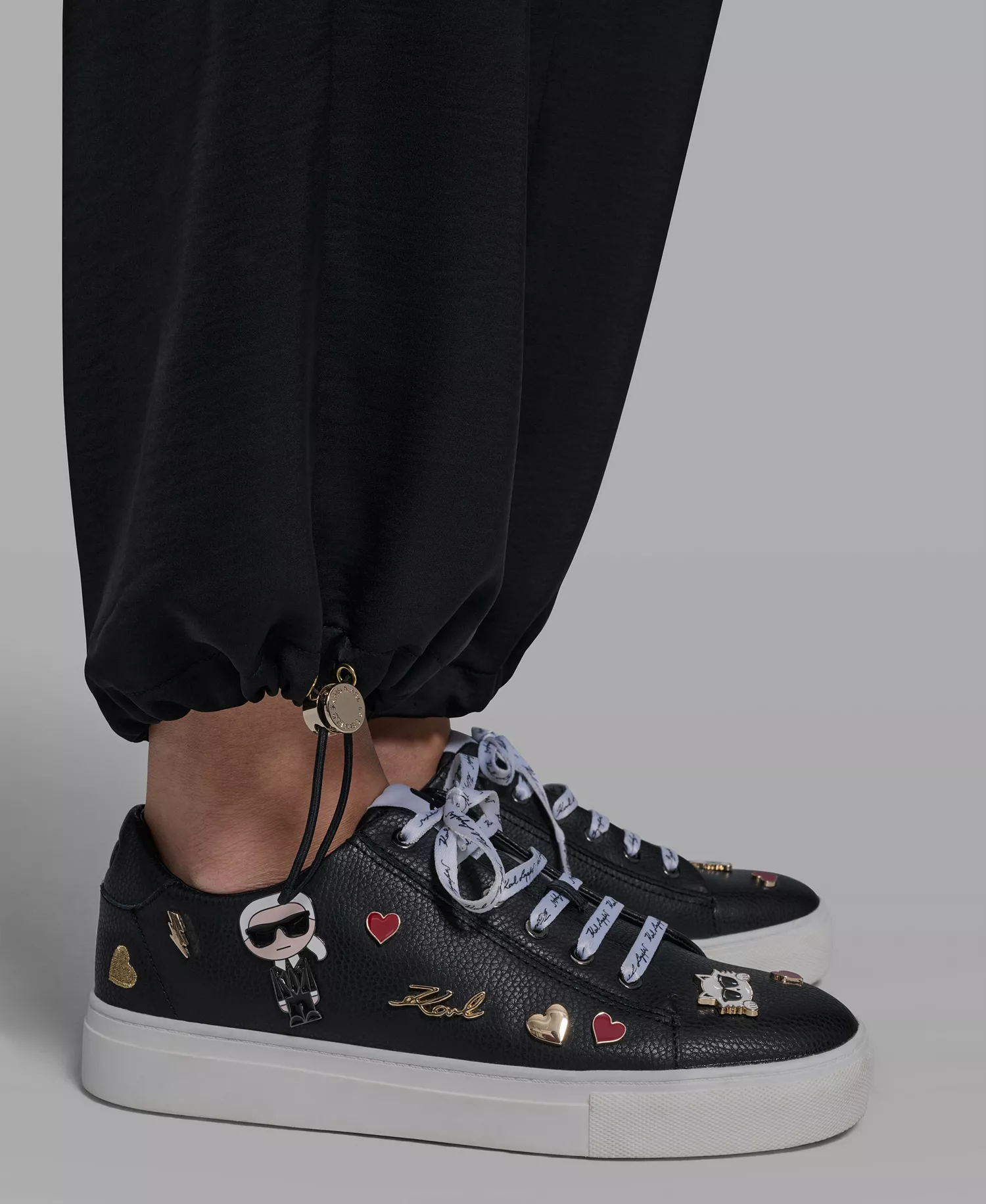 Women's Cropped Cargo Pants - Black - 0