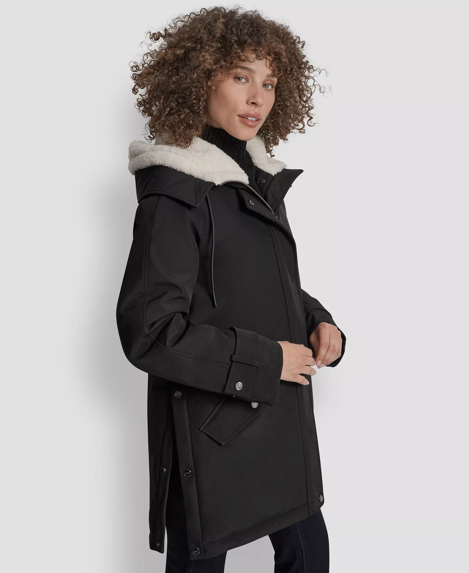 Women's Faux-Fur-Lined Hooded Softshell Coat - Black - L