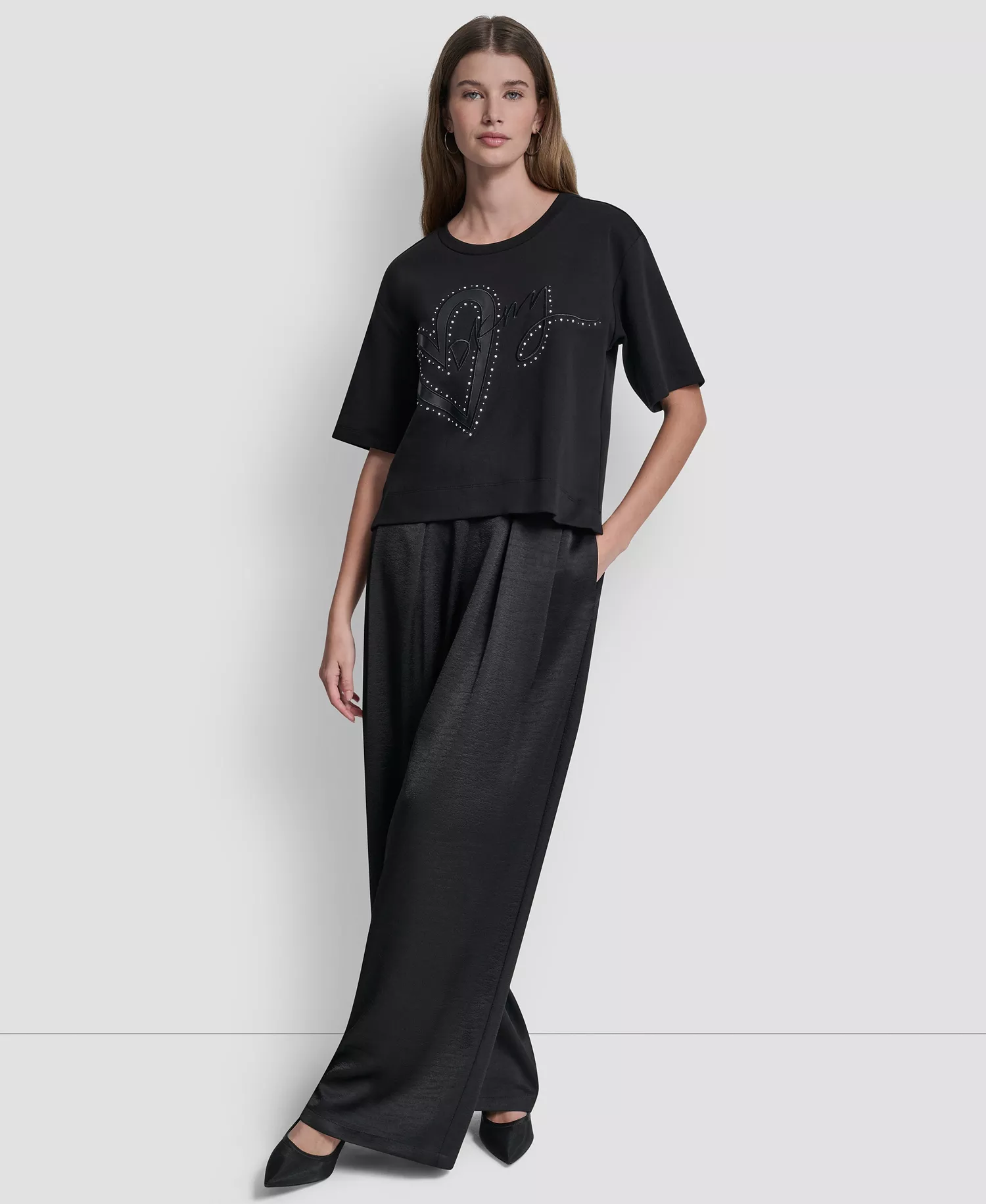 Women's Short-Sleeve Heart Script Logo Crew Neck Shirt - Black - L
